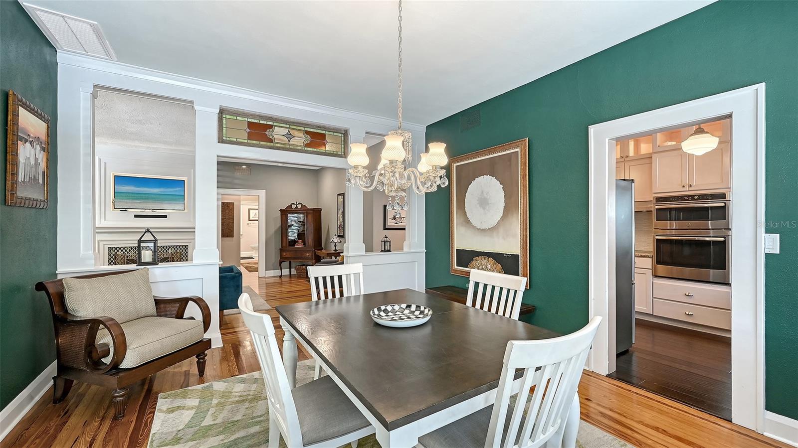 Image 11 of 76 For 204 24th Street W