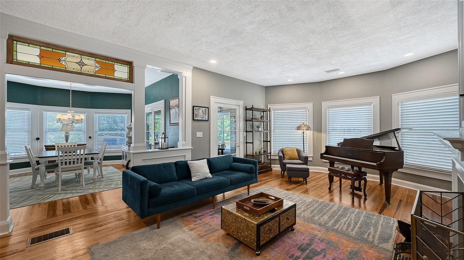 Image 14 of 76 For 204 24th Street W