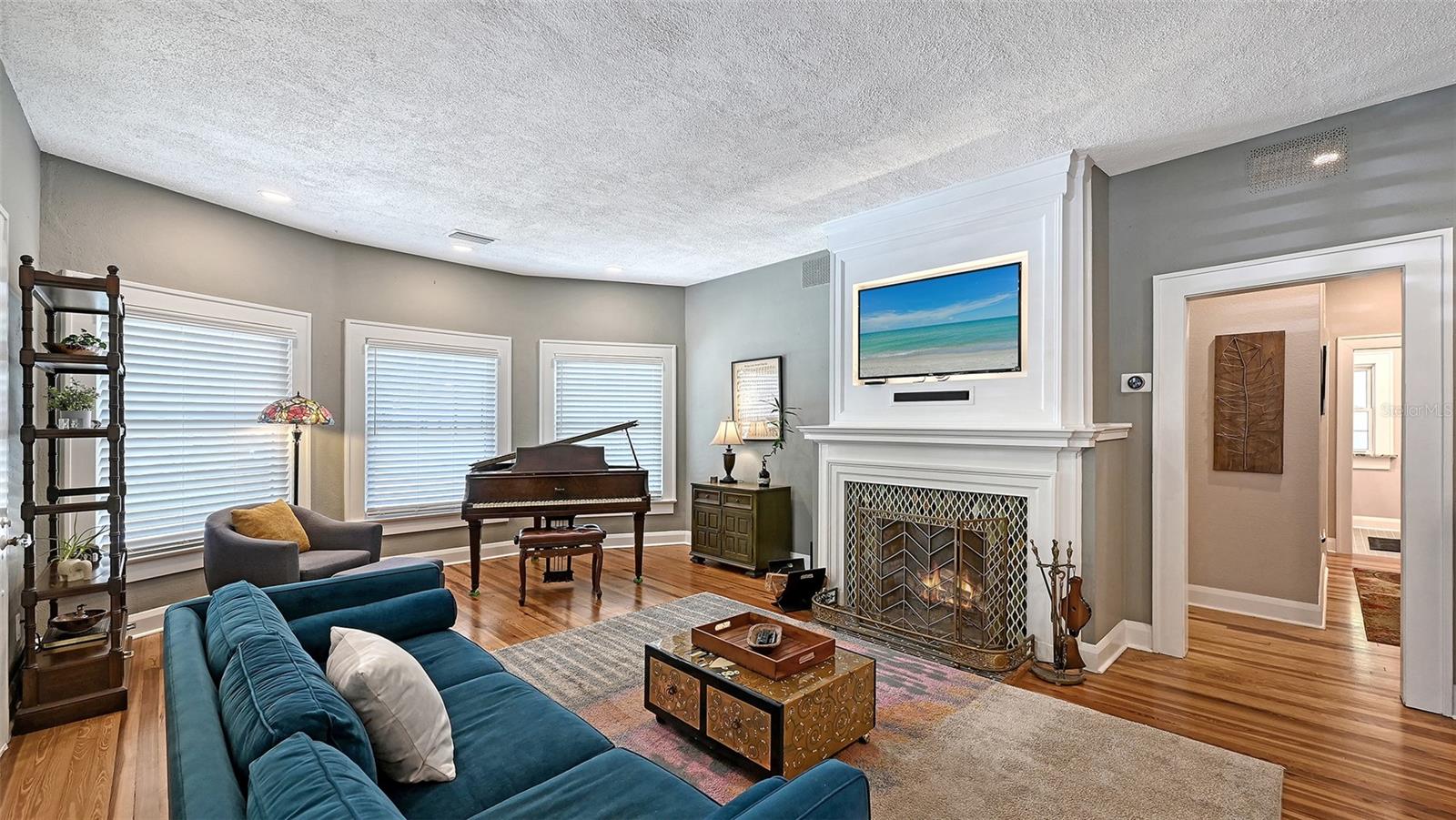 Image 16 of 76 For 204 24th Street W