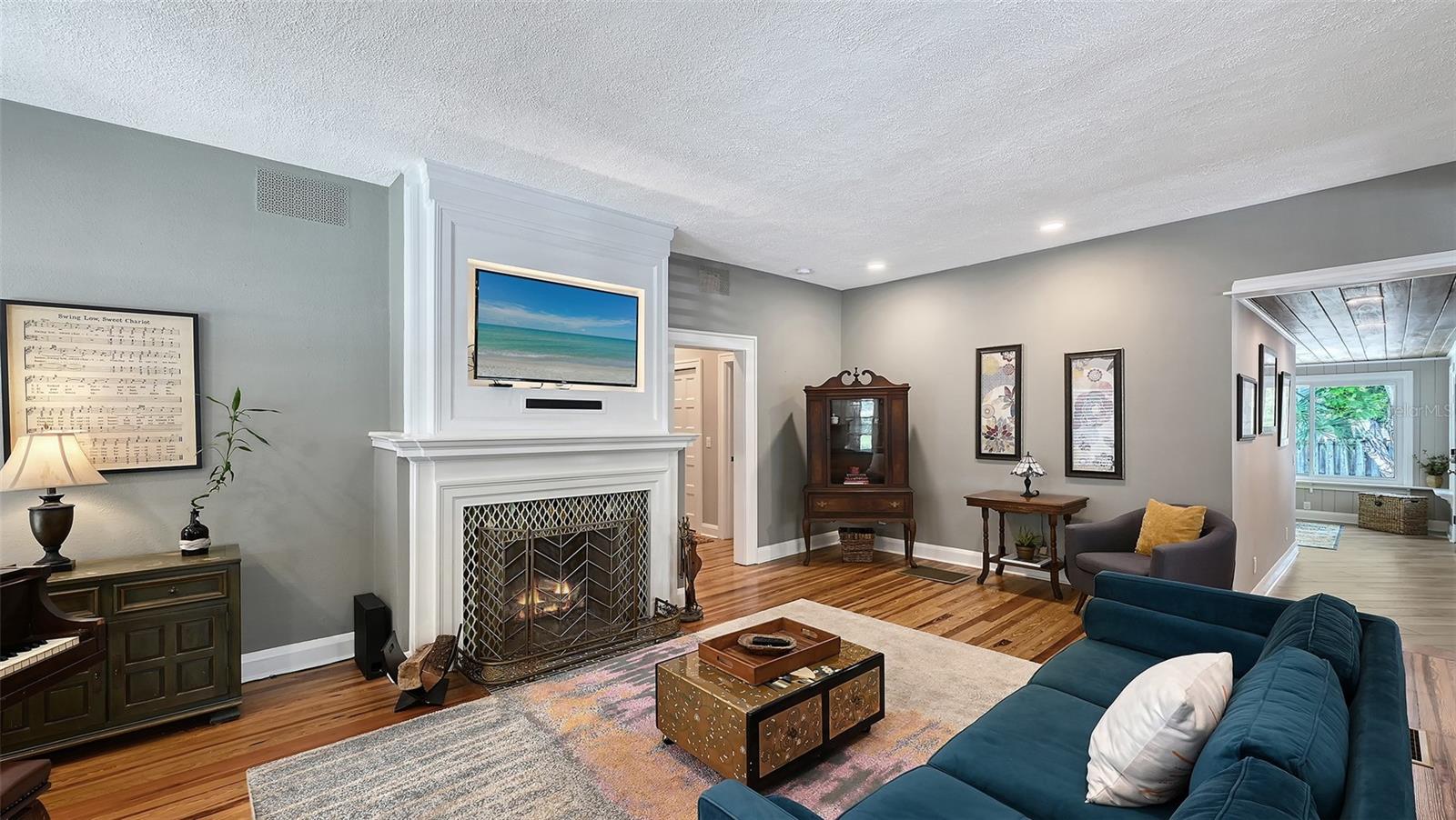Image 18 of 76 For 204 24th Street W