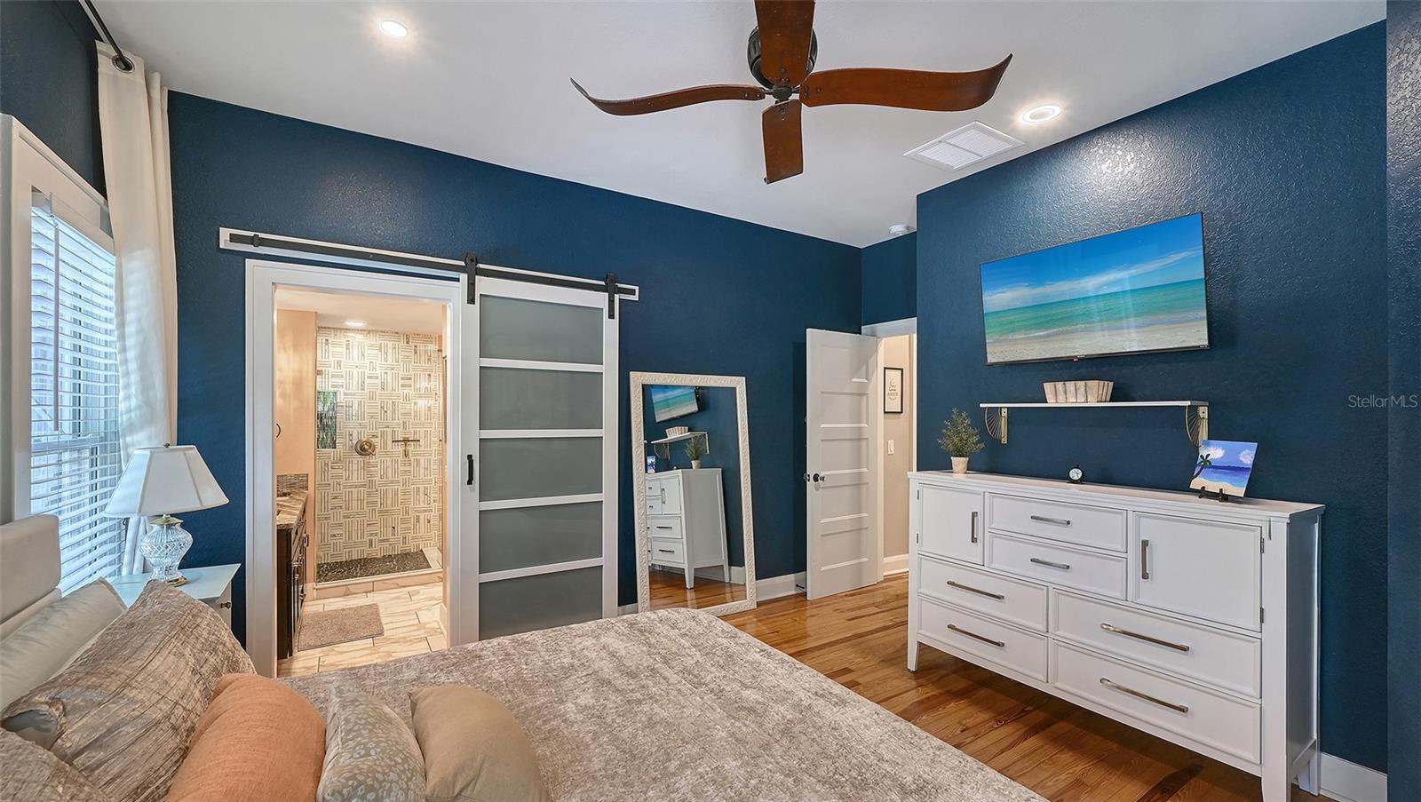Image 21 of 76 For 204 24th Street W