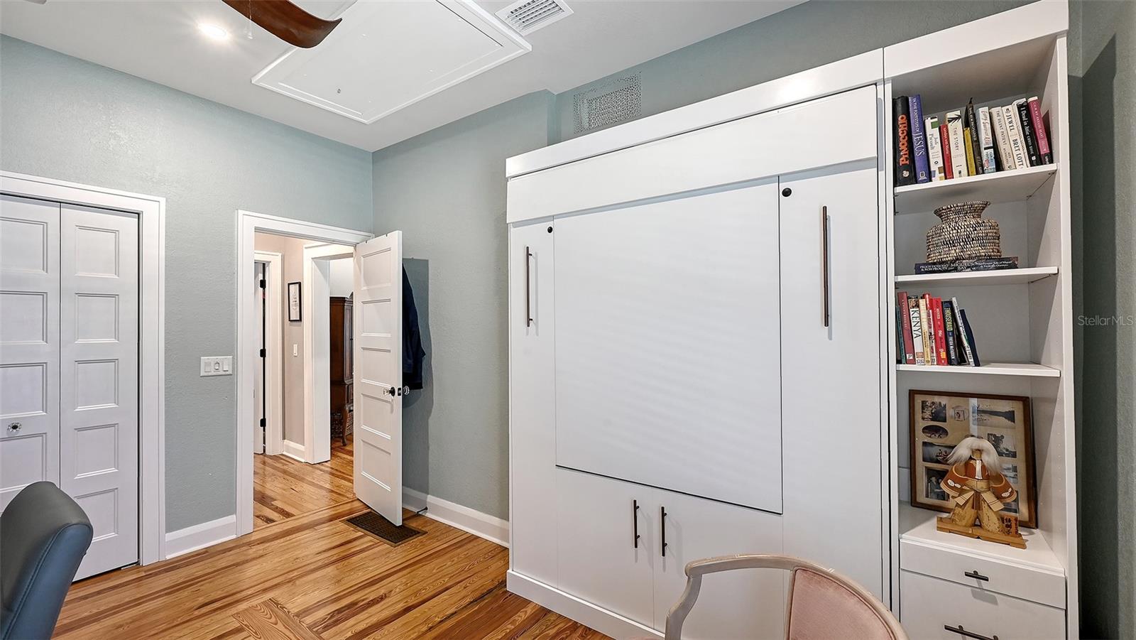 Image 30 of 76 For 204 24th Street W