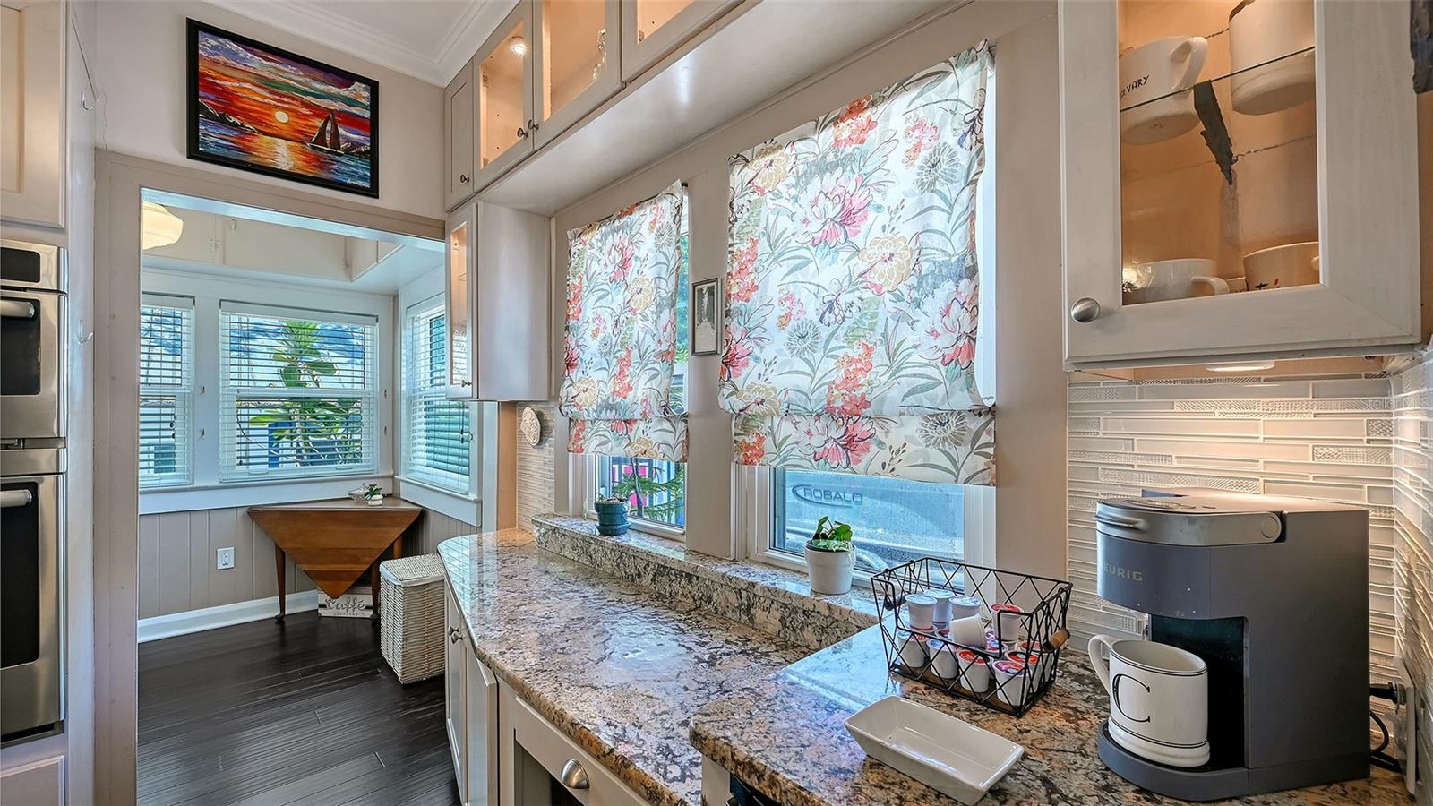 Image 38 of 76 For 204 24th Street W