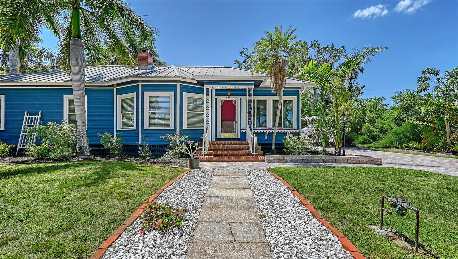 Image 4 of 76 For 204 24th Street W