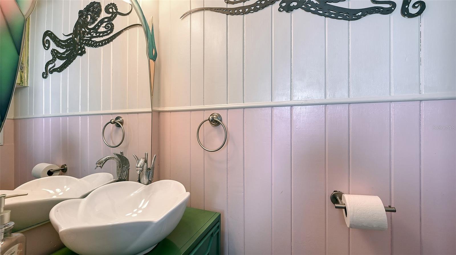 Image 40 of 76 For 204 24th Street W