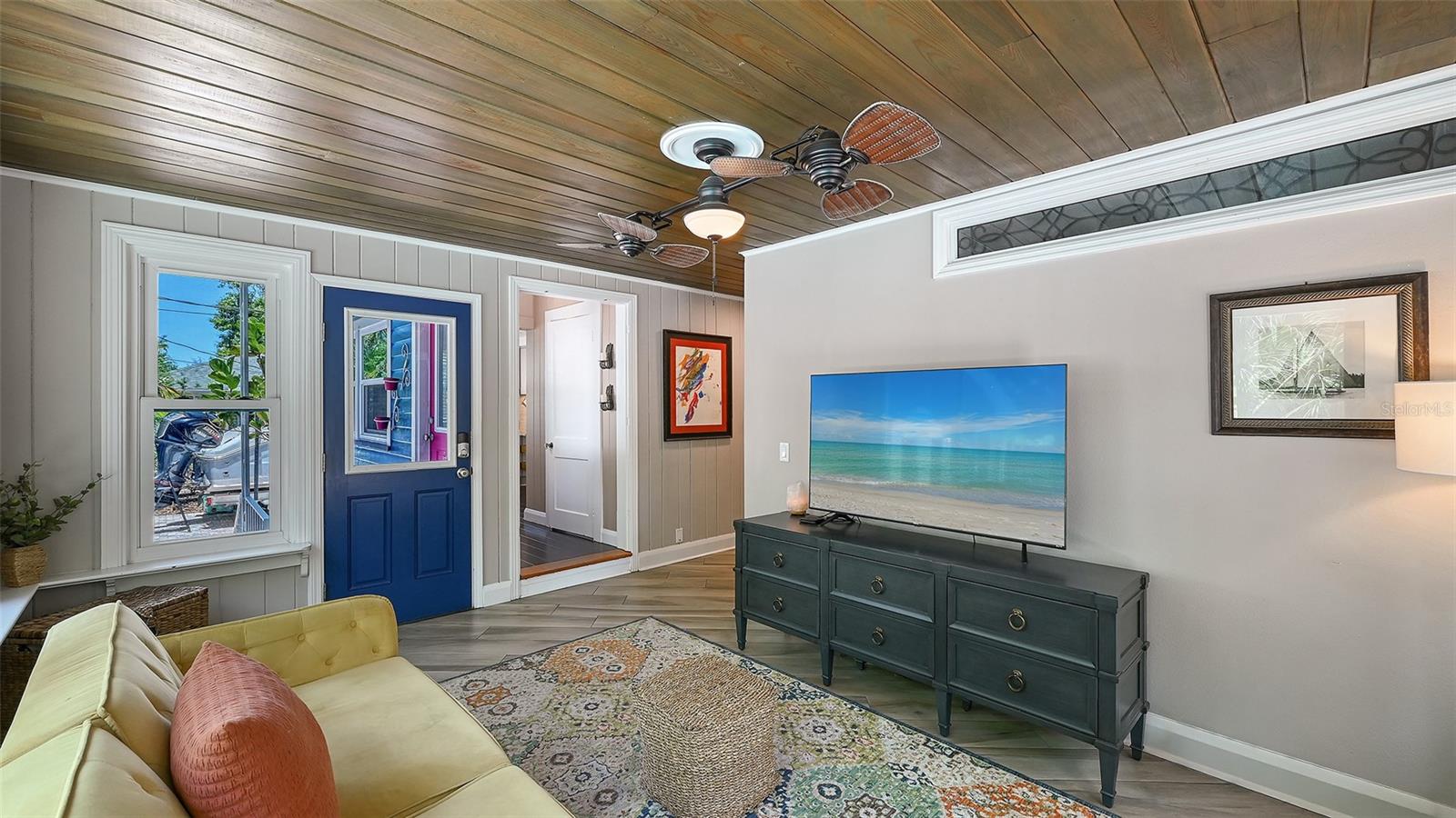 Image 41 of 76 For 204 24th Street W