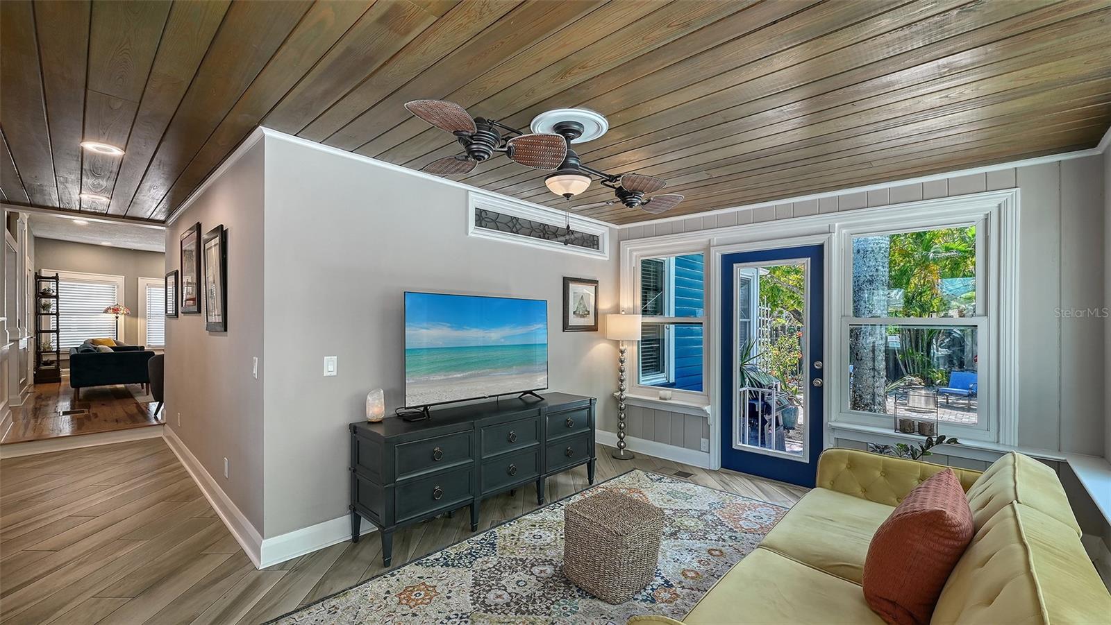 Image 42 of 76 For 204 24th Street W