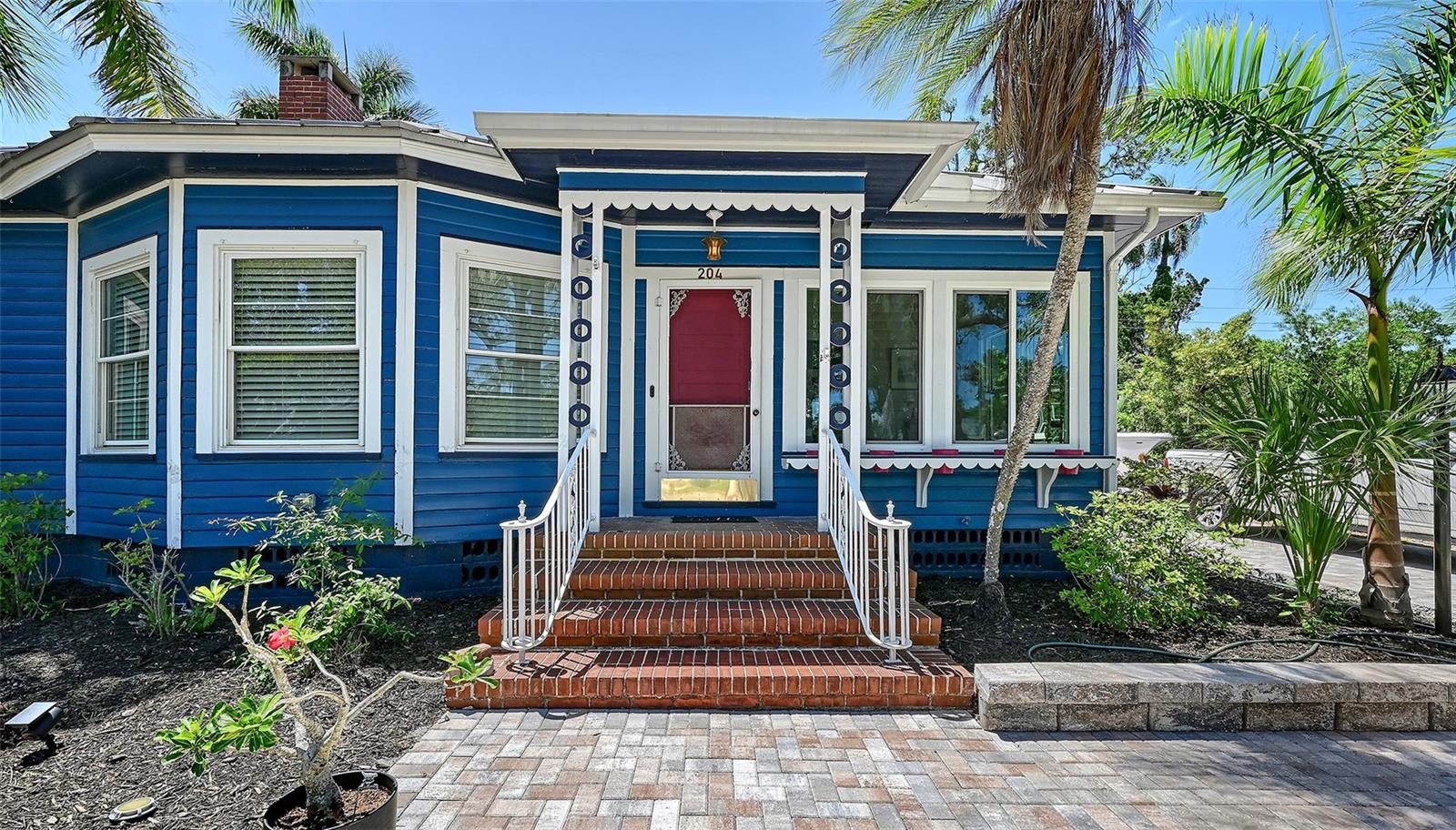 Image 5 of 76 For 204 24th Street W
