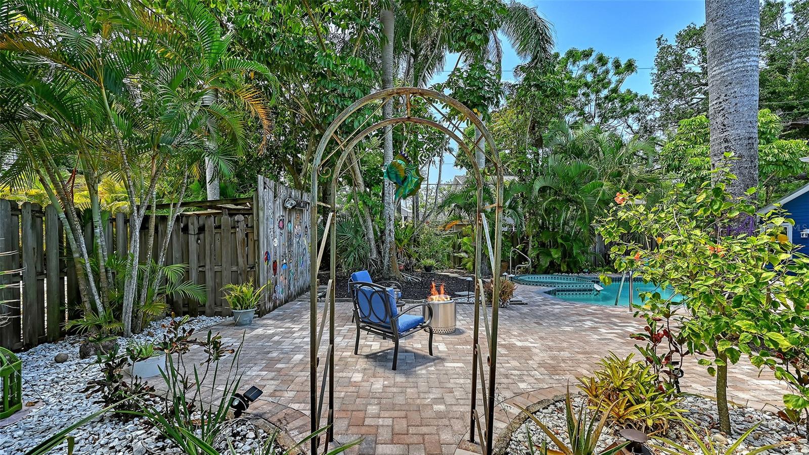 Image 51 of 76 For 204 24th Street W