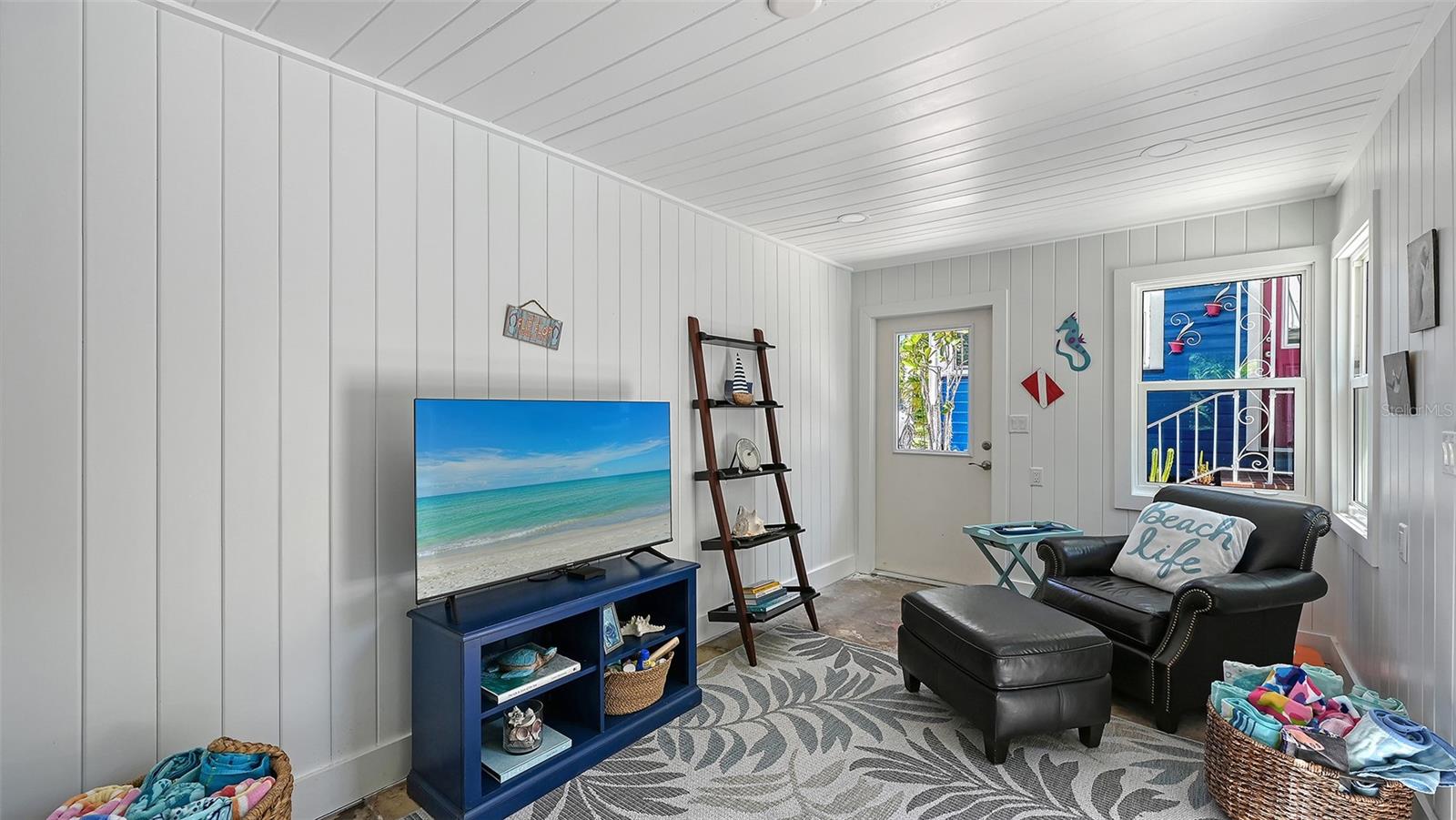 Image 59 of 76 For 204 24th Street W