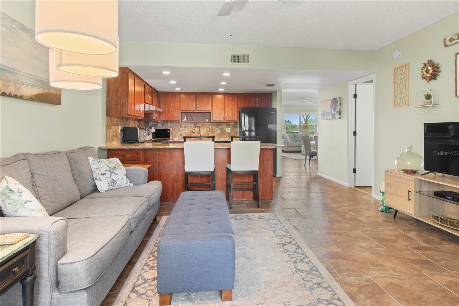 Image 10 of 43 For 315 30th Avenue W B411