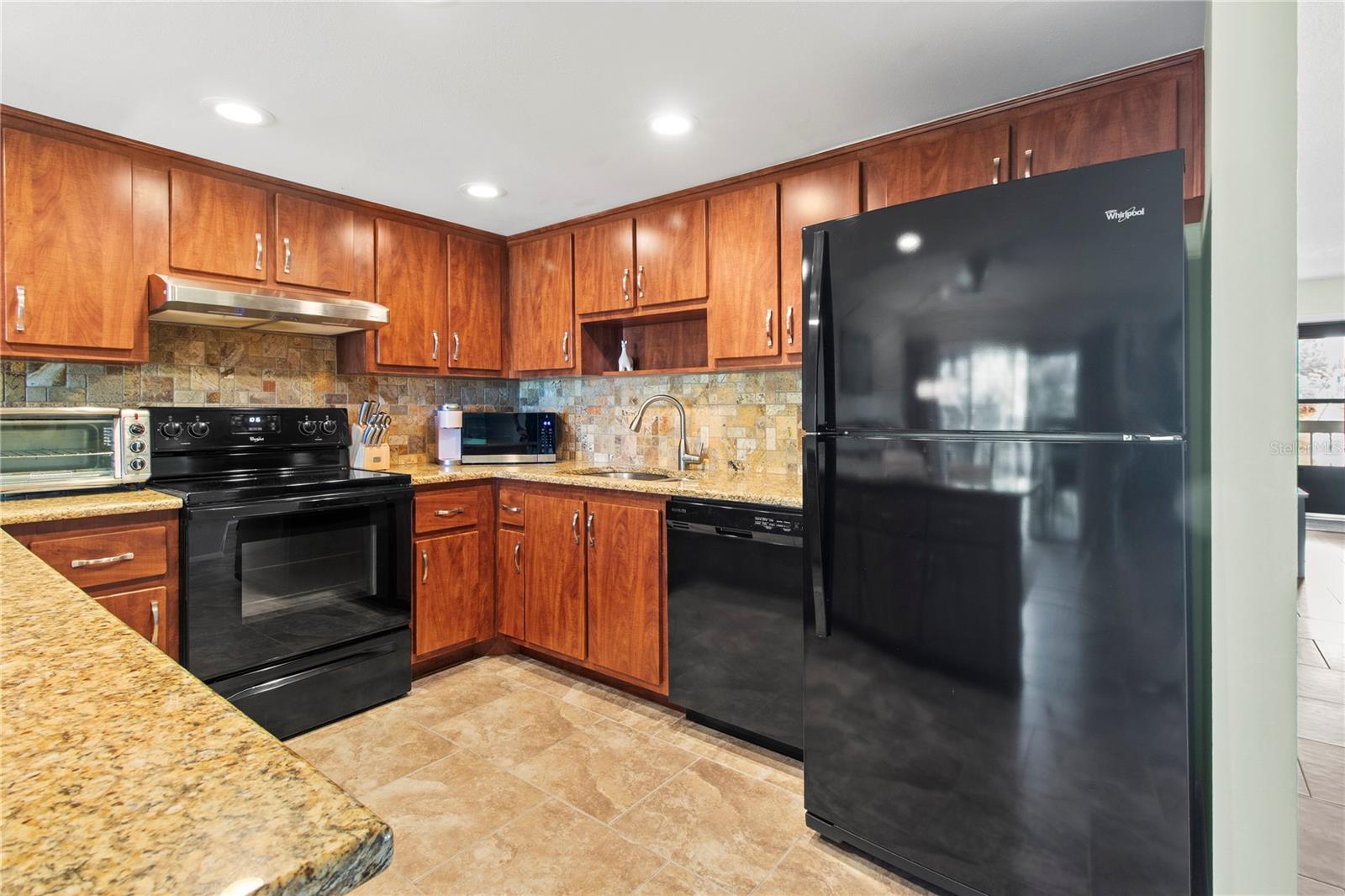 Image 11 of 43 For 315 30th Avenue W B411