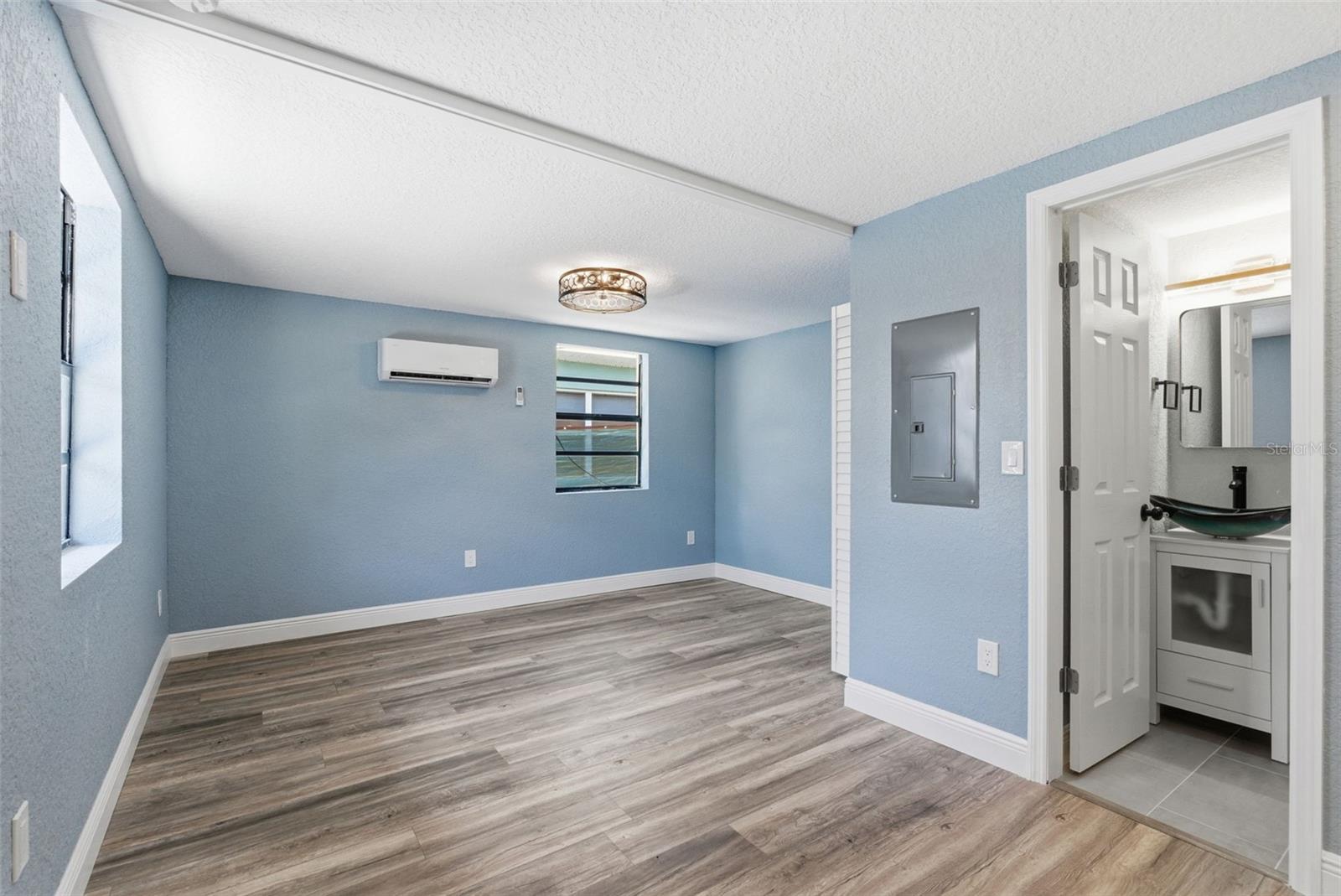 Image 4 of 25 For 113 145th Avenue E 3