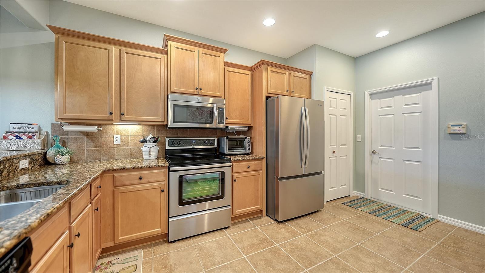 Image 18 of 55 For 11121 Campazzo Drive