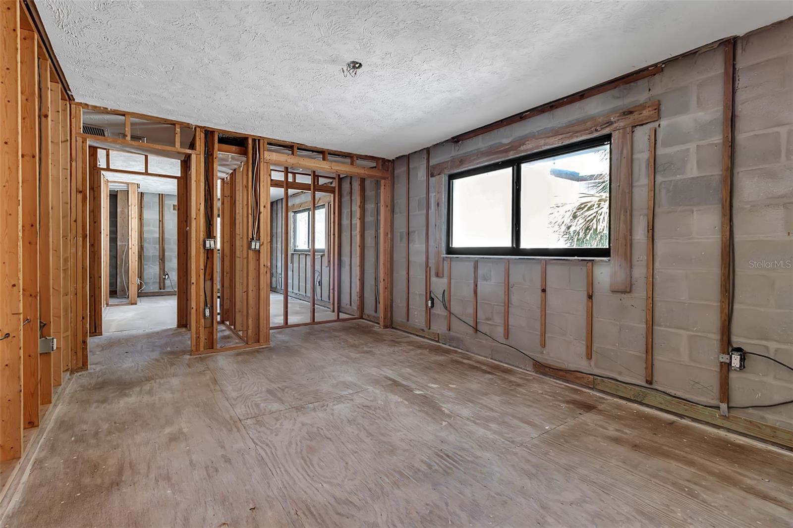 Image 20 of 31 For 1040 Sylvan Drive