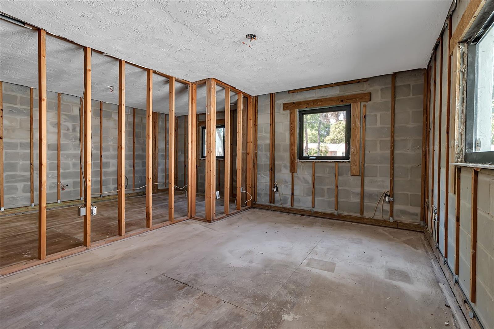 Image 25 of 31 For 1040 Sylvan Drive