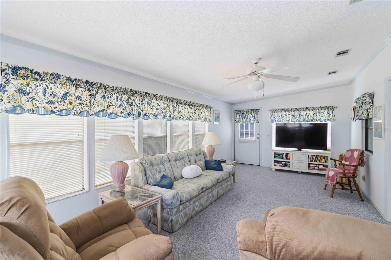 Image 10 of 65 For 8455 Buttonquail Drive