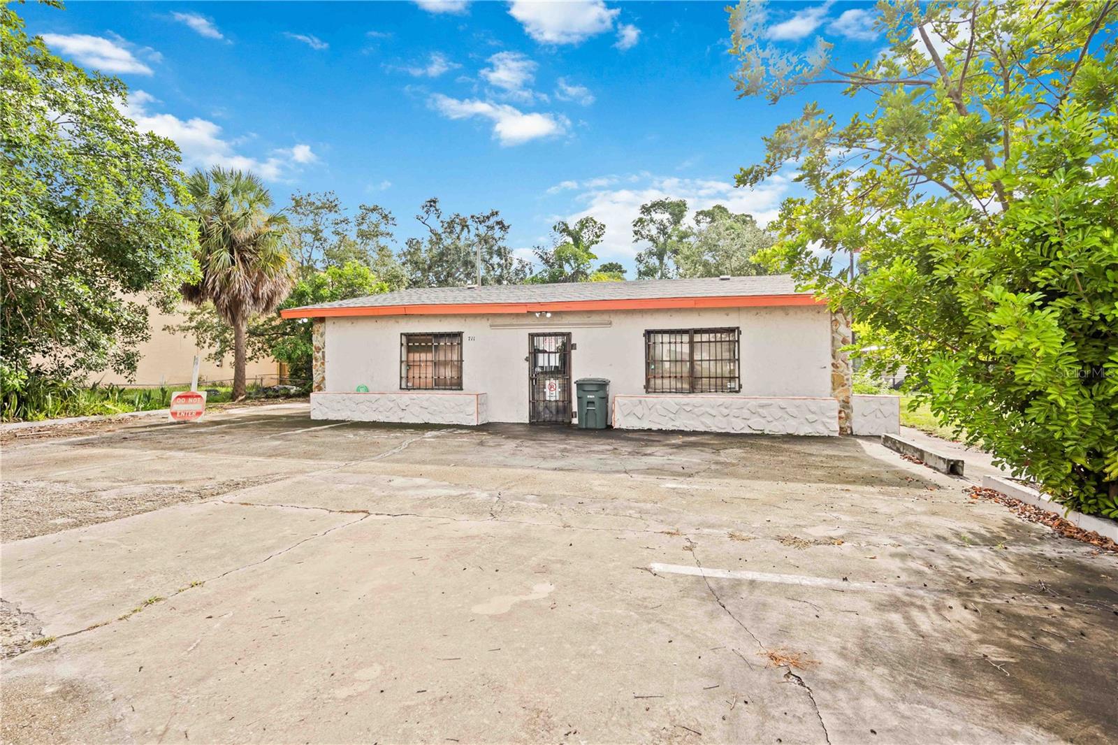 Image 2 of 11 For 711 9th Street E