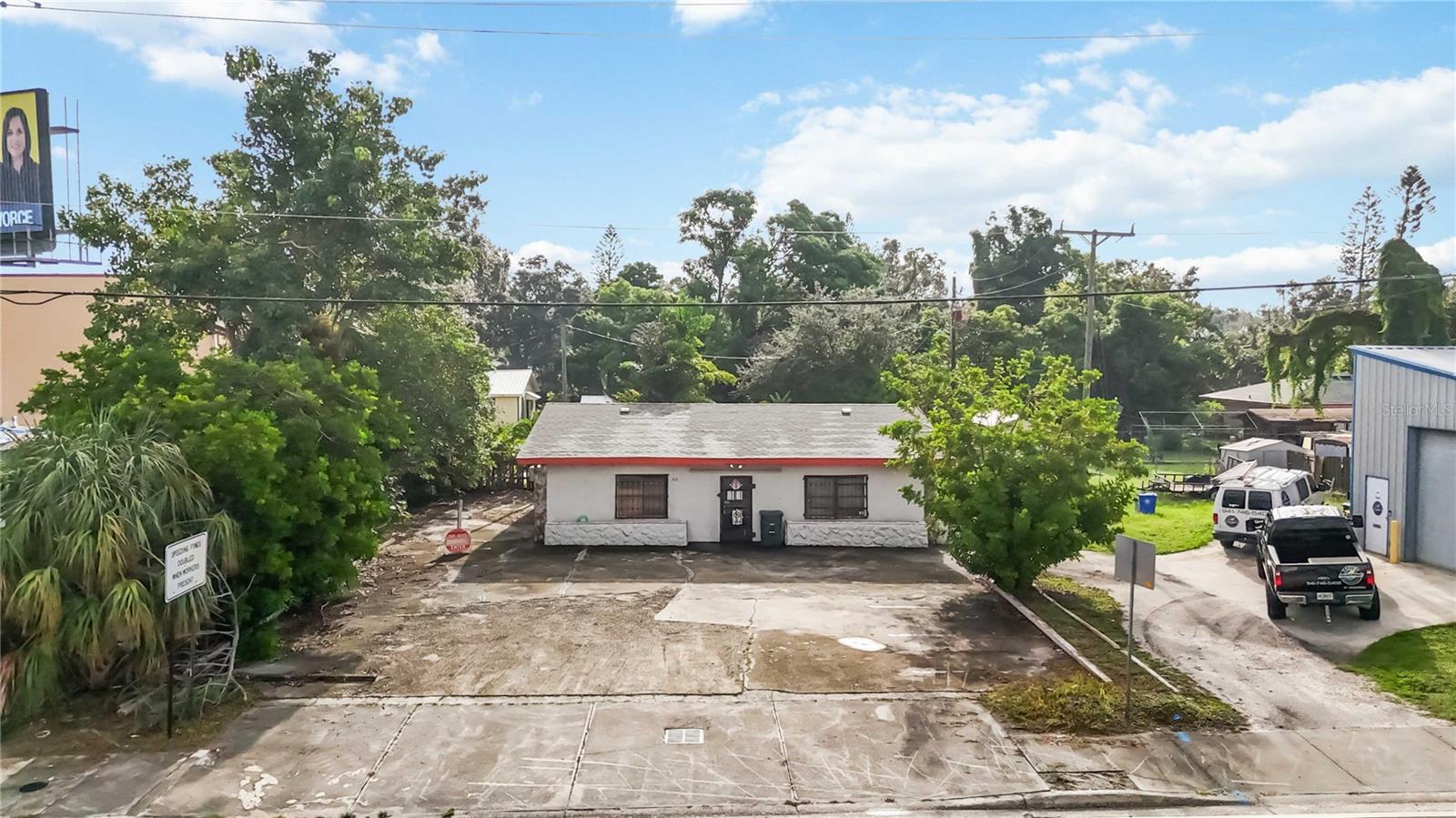 Image 3 of 11 For 711 9th Street E