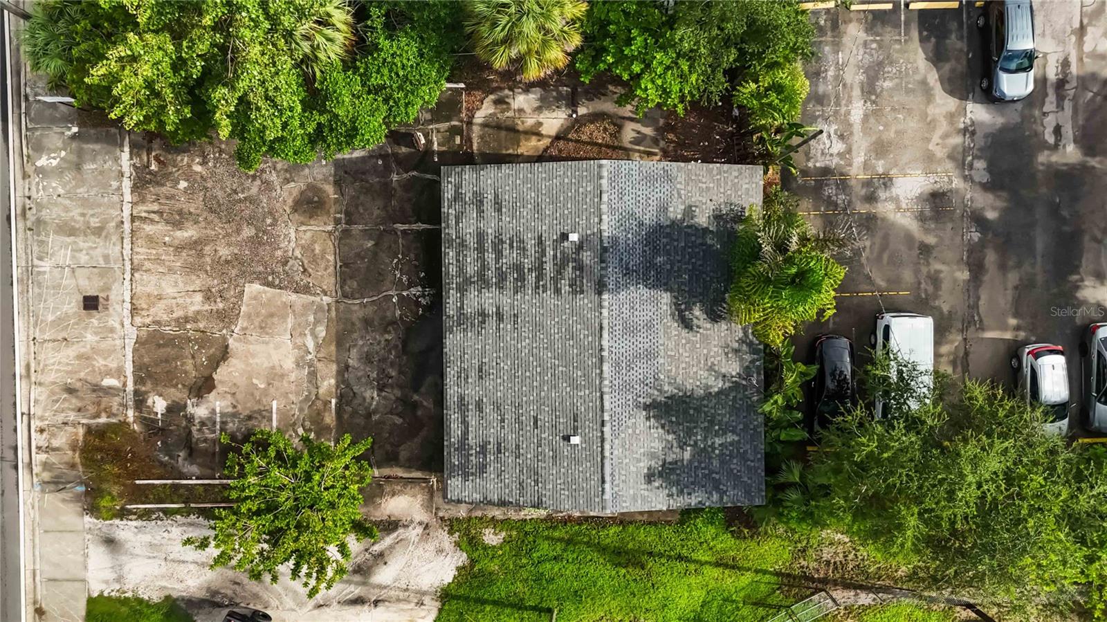 Image 5 of 11 For 711 9th Street E