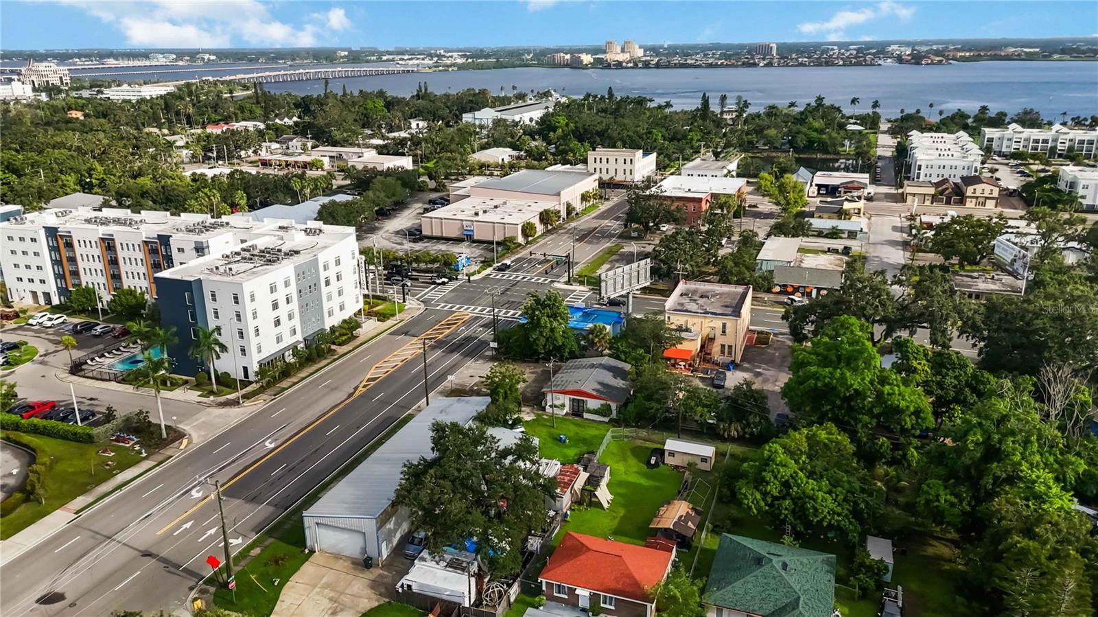 Image 8 of 11 For 711 9th Street E