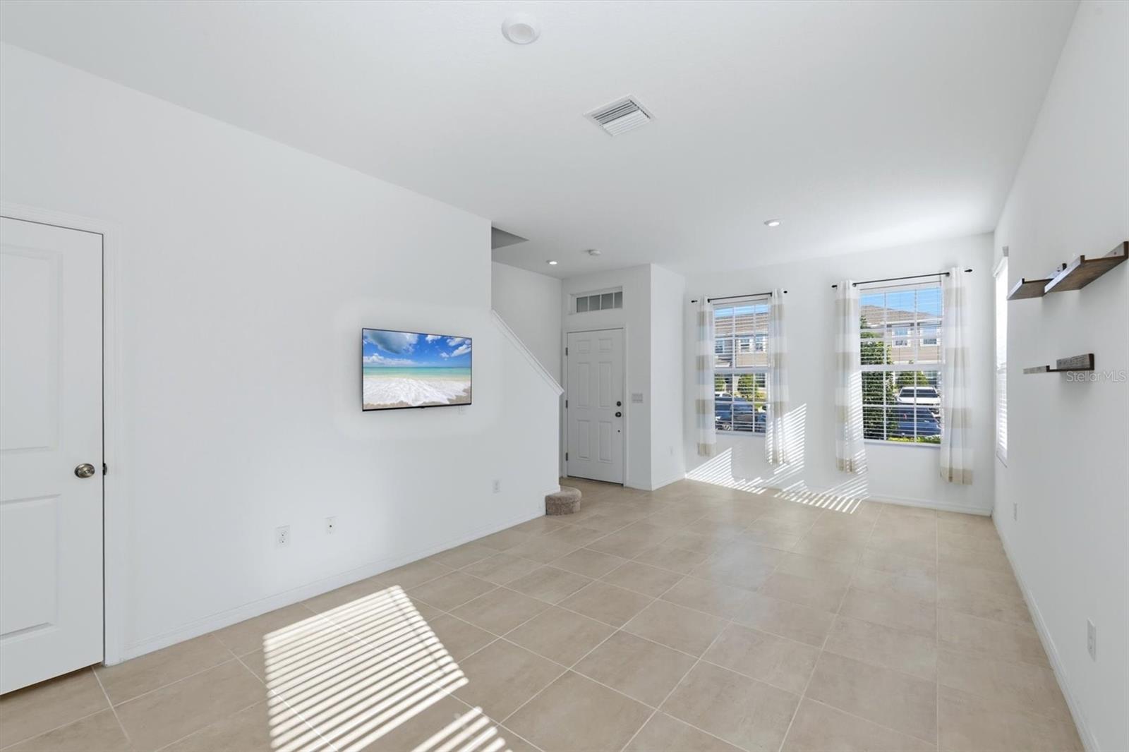 Image 3 of 25 For 6135 Fairmont Lane