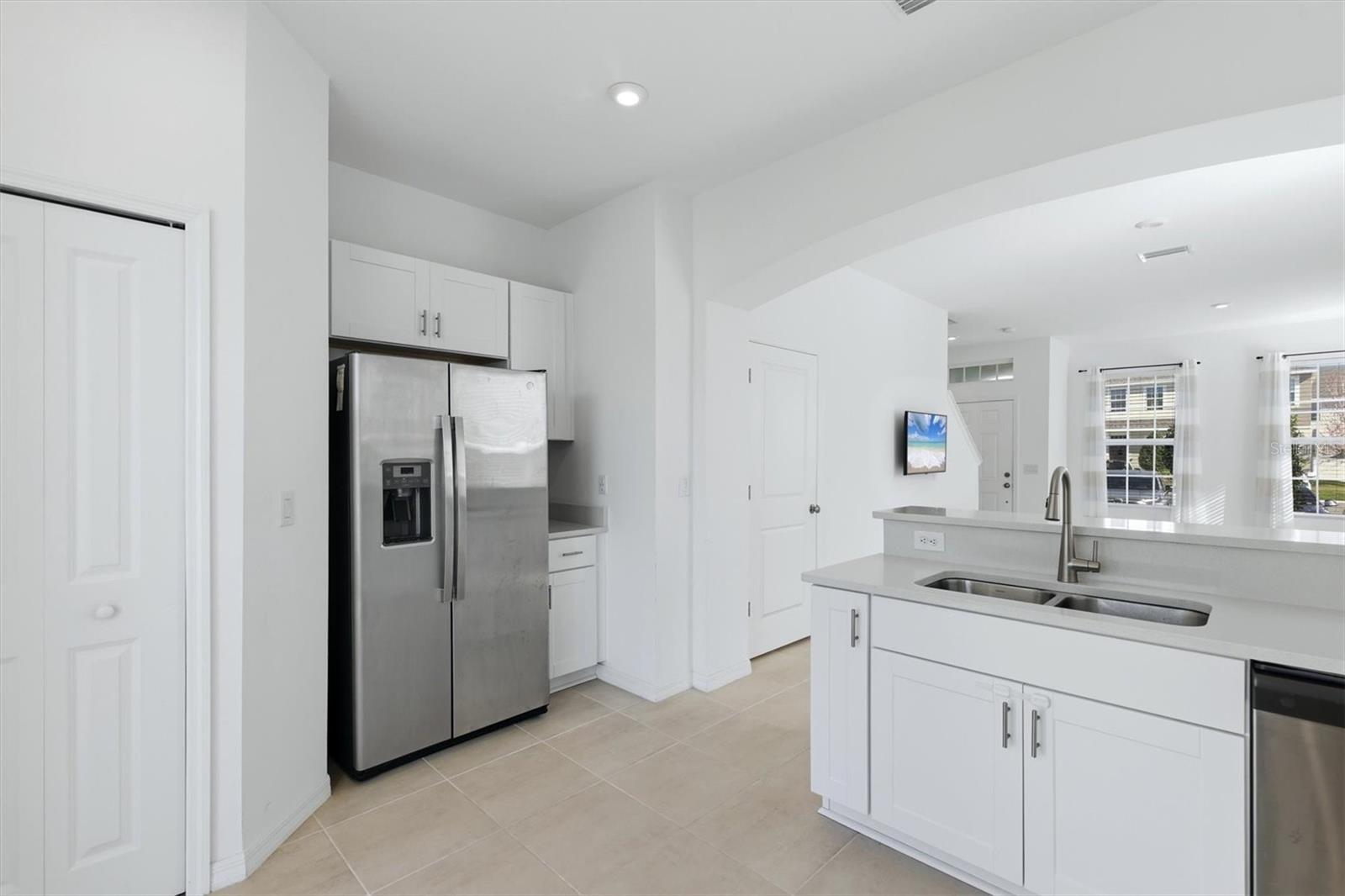 Image 6 of 25 For 6135 Fairmont Lane