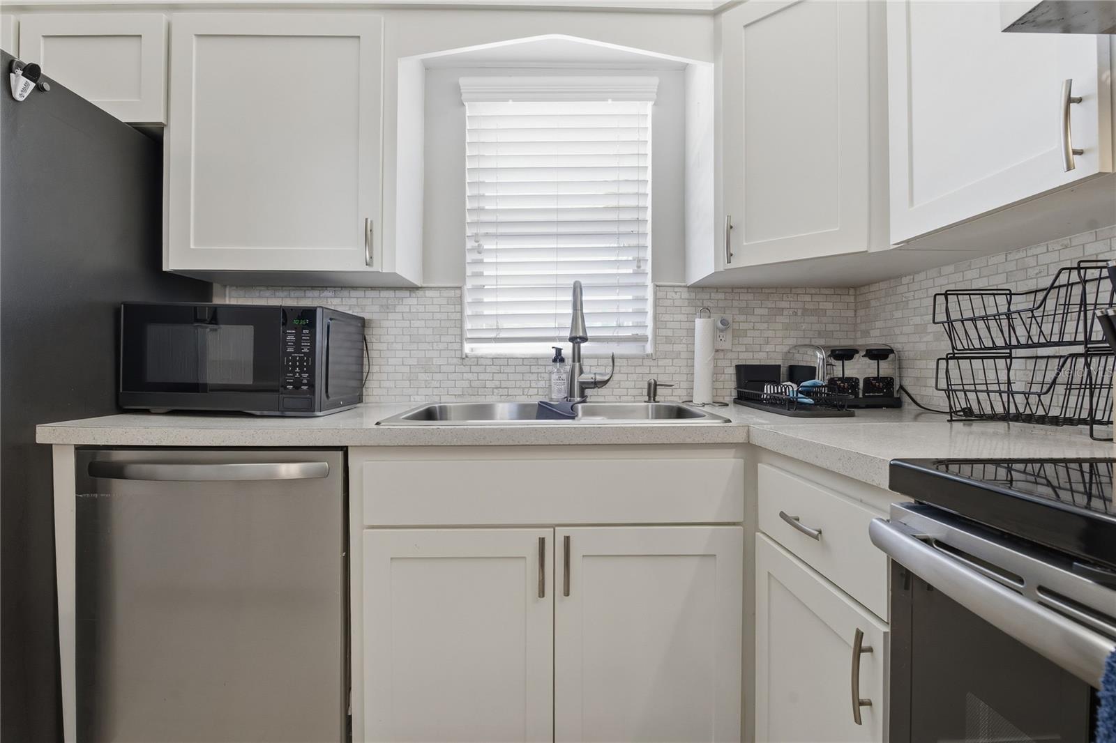 Image 14 of 55 For 7540 Bay Island Drive S 251