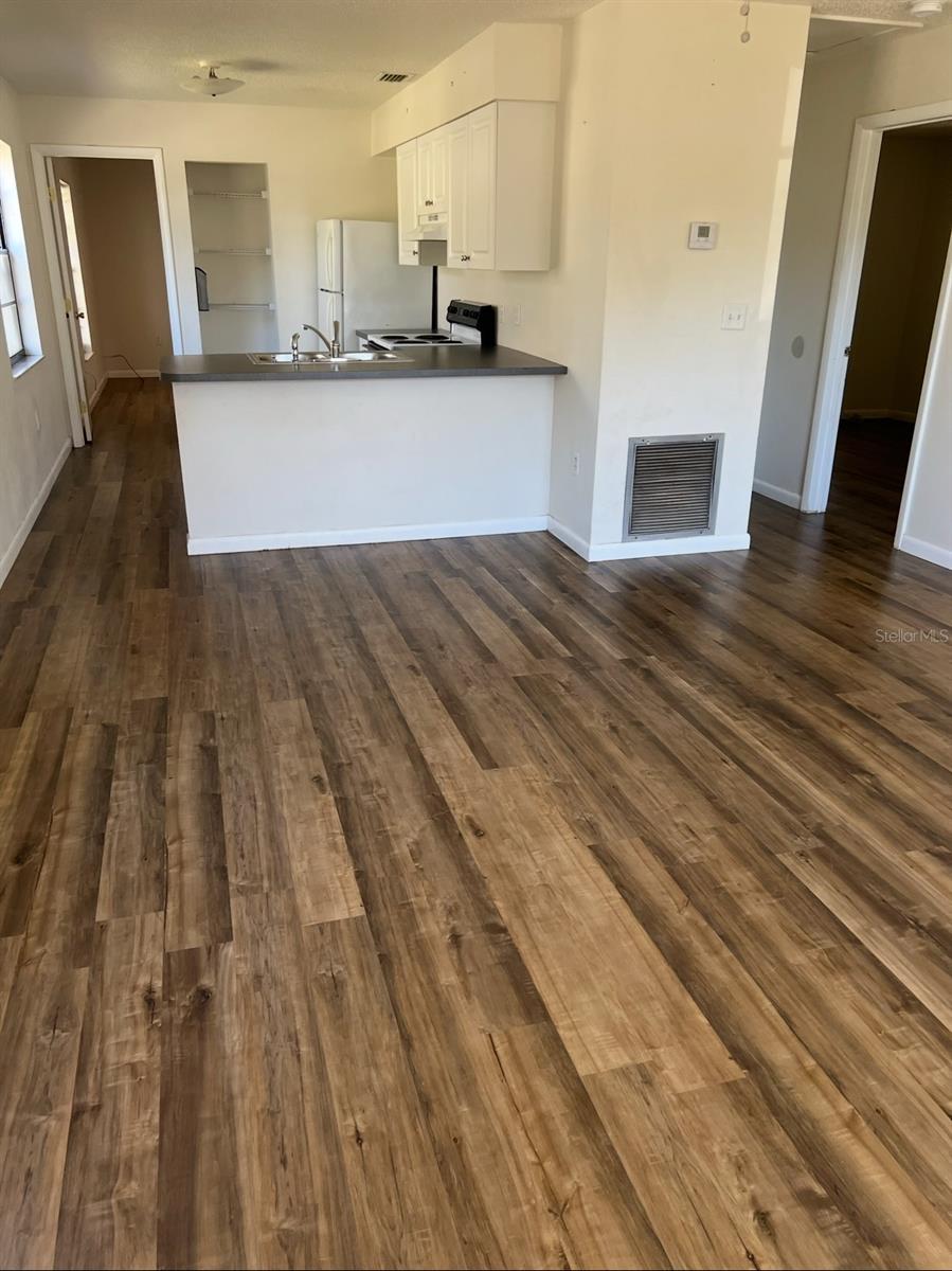 Image 16 of 22 For 607 23rd Avenue E