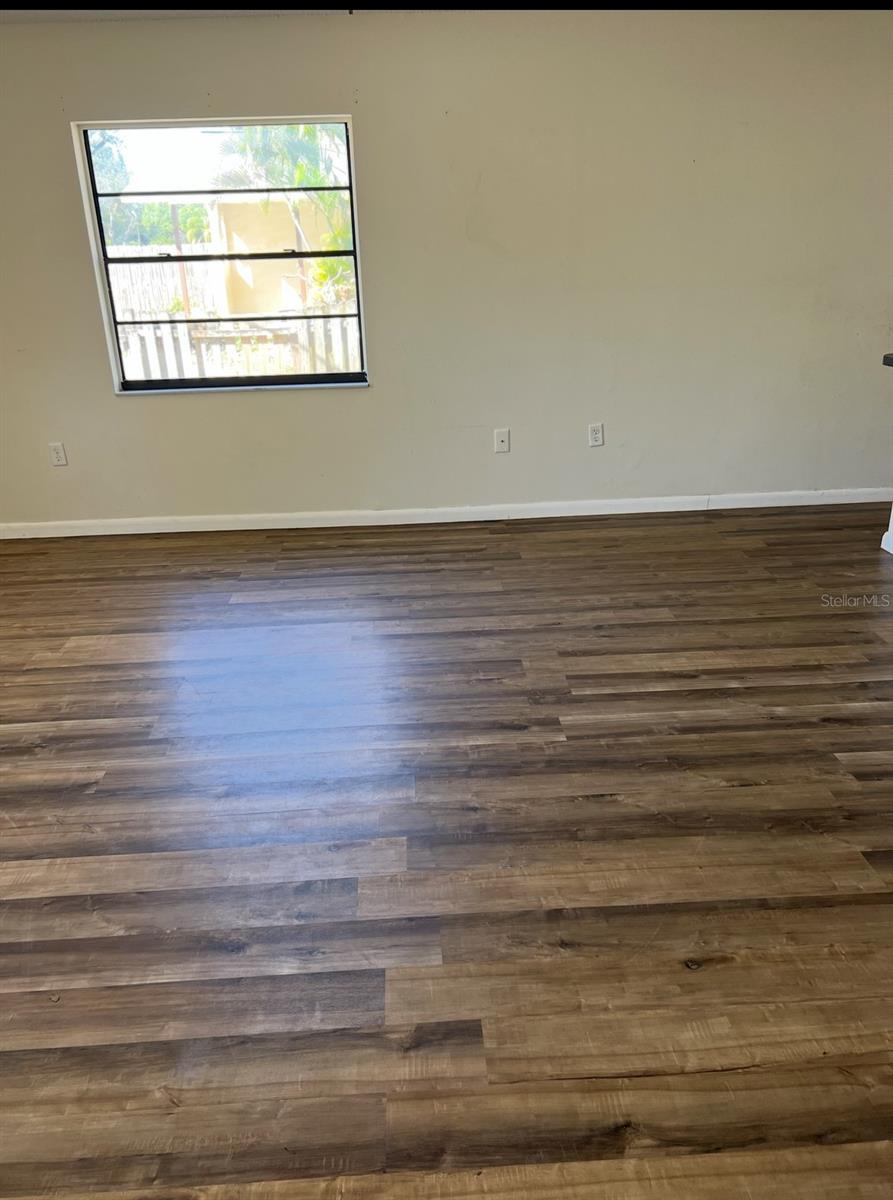 Image 17 of 22 For 607 23rd Avenue E