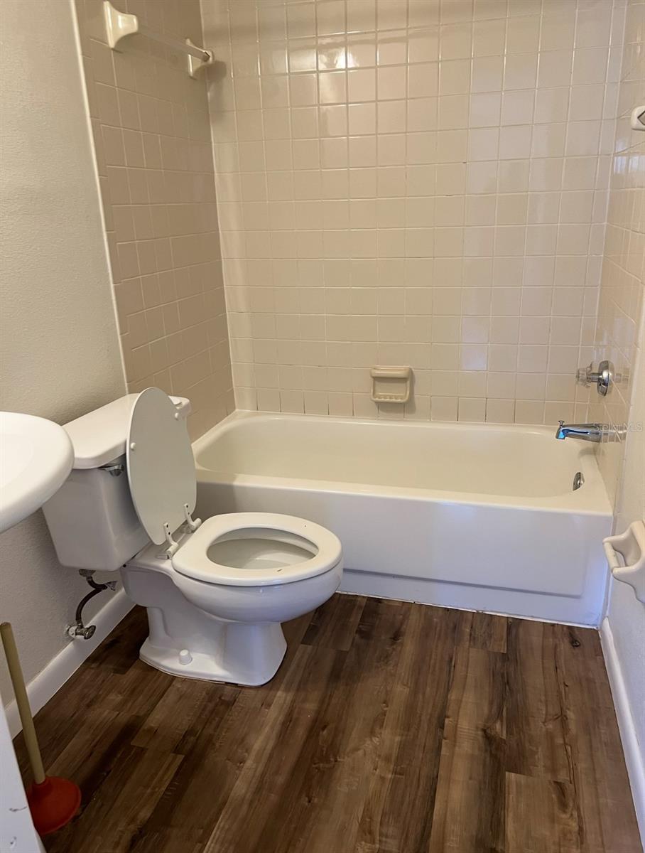 Image 21 of 22 For 607 23rd Avenue E