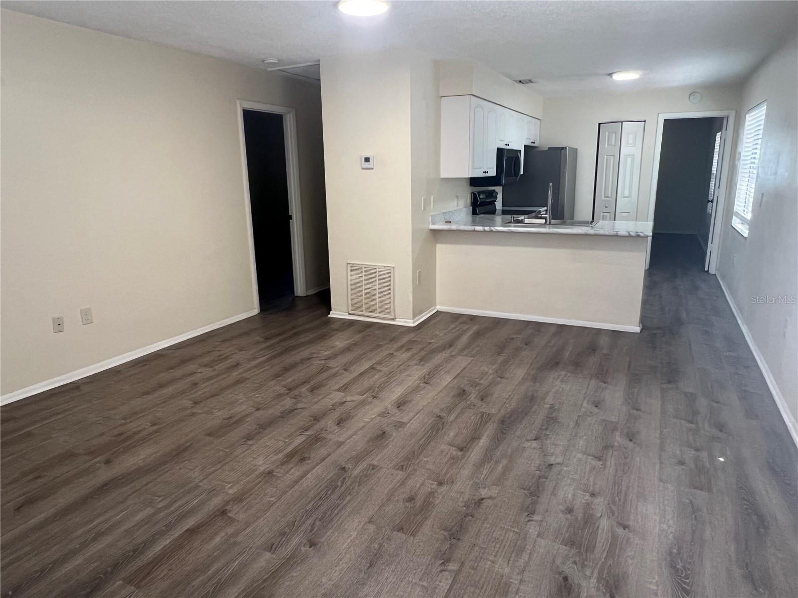 Image 6 of 22 For 607 23rd Avenue E