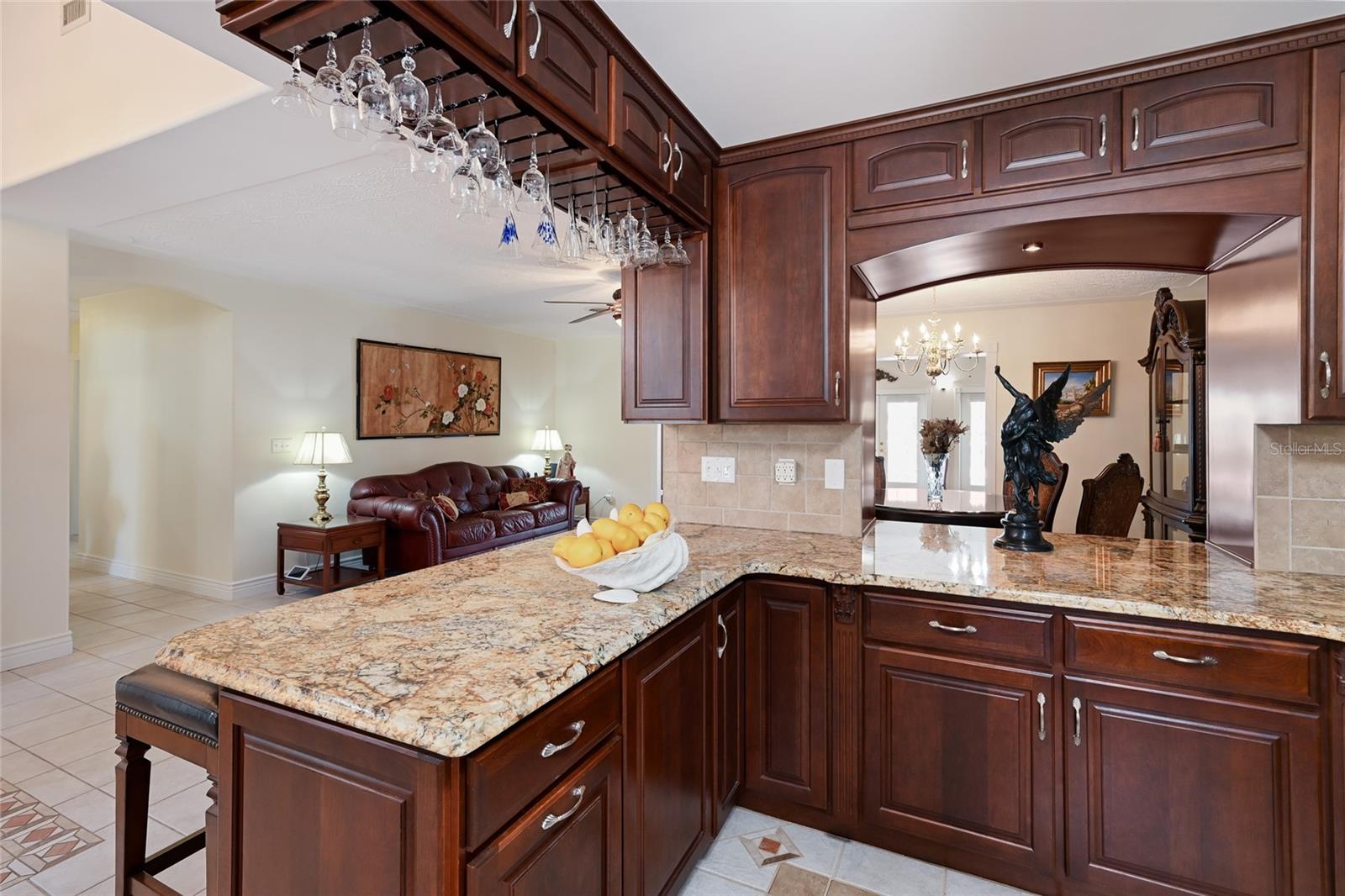 Listing photo id 9 for 6912 7th Avenue Boulevard Nw