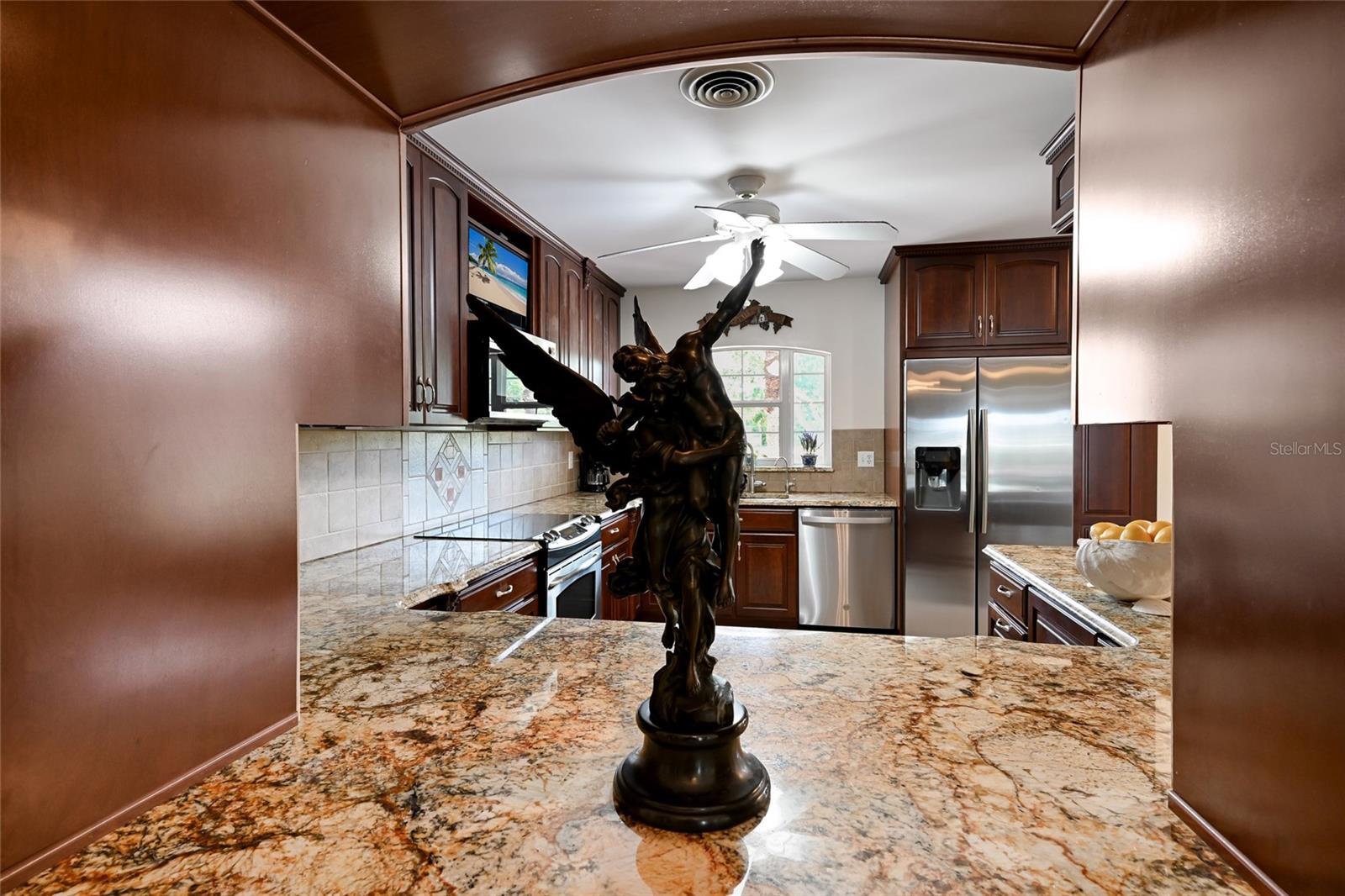 Listing photo id 10 for 6912 7th Avenue Boulevard Nw