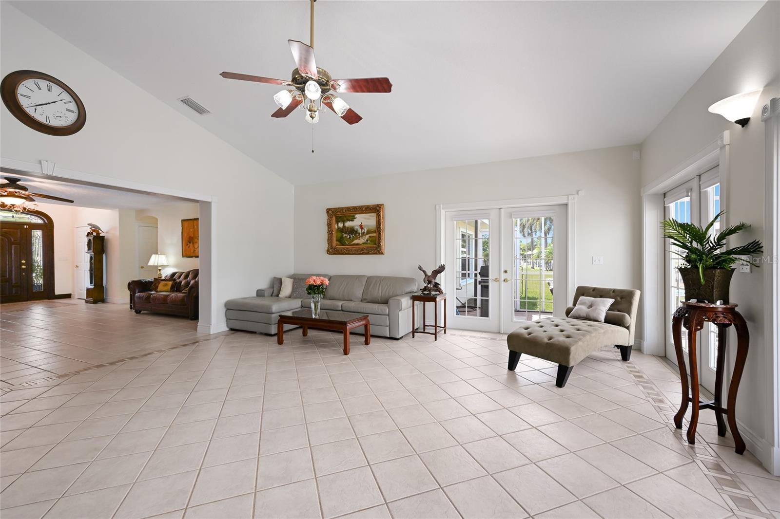 Listing photo id 11 for 6912 7th Avenue Boulevard Nw