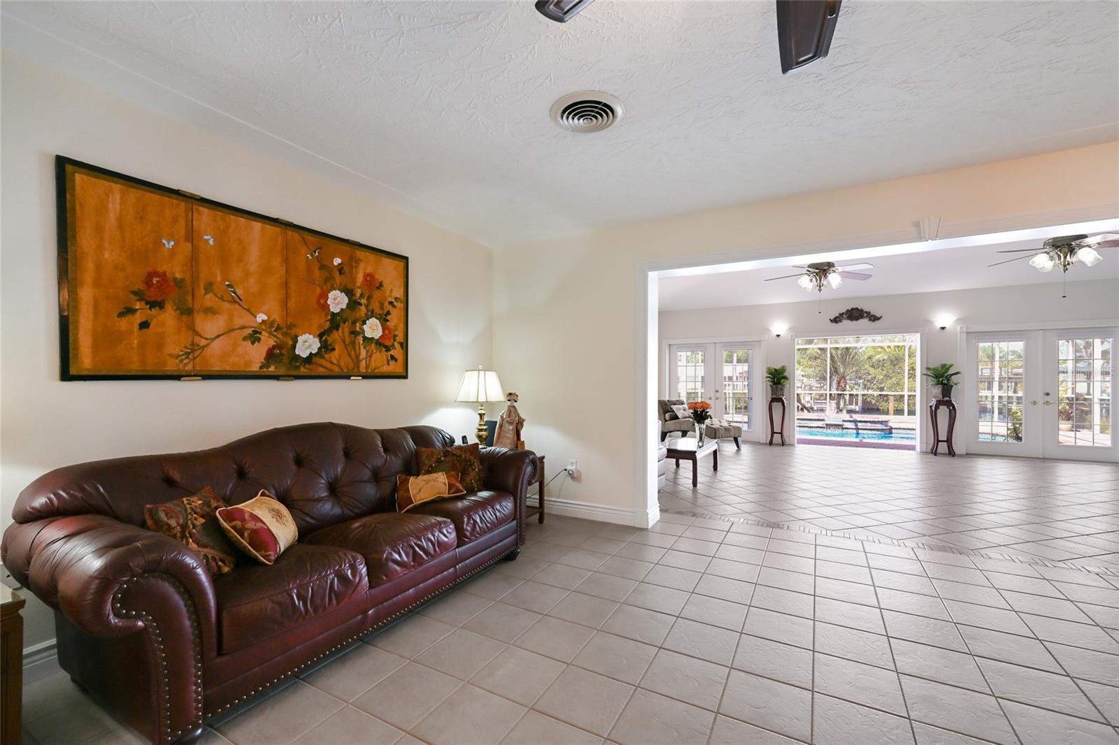 Listing photo id 18 for 6912 7th Avenue Boulevard Nw