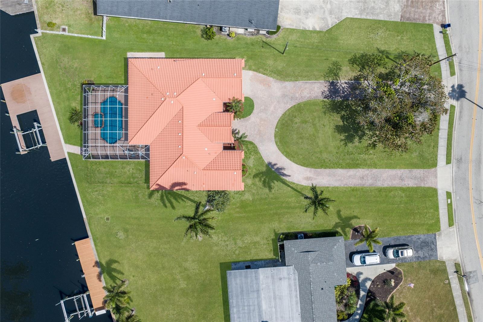 Listing photo id 1 for 6912 7th Avenue Boulevard Nw