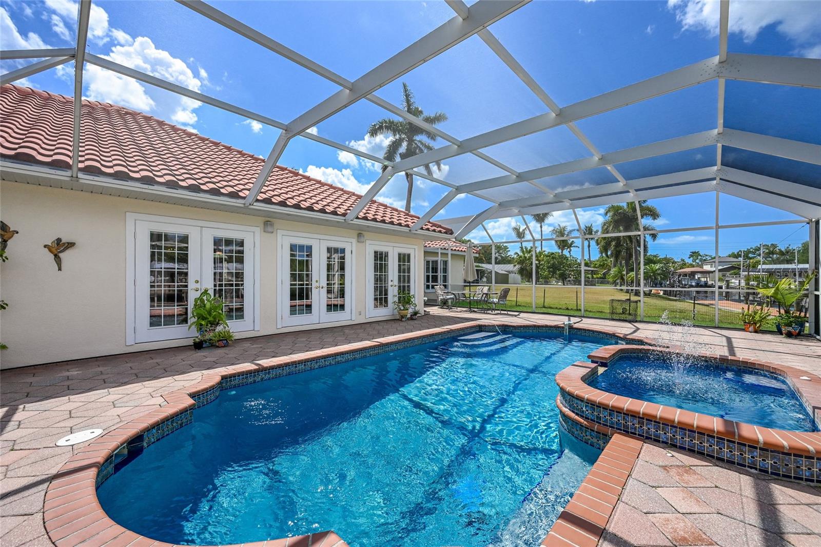 Listing photo id 35 for 6912 7th Avenue Boulevard Nw