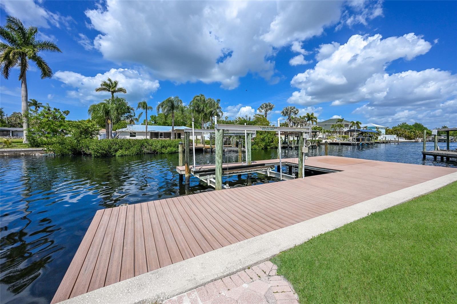 Listing photo id 37 for 6912 7th Avenue Boulevard Nw