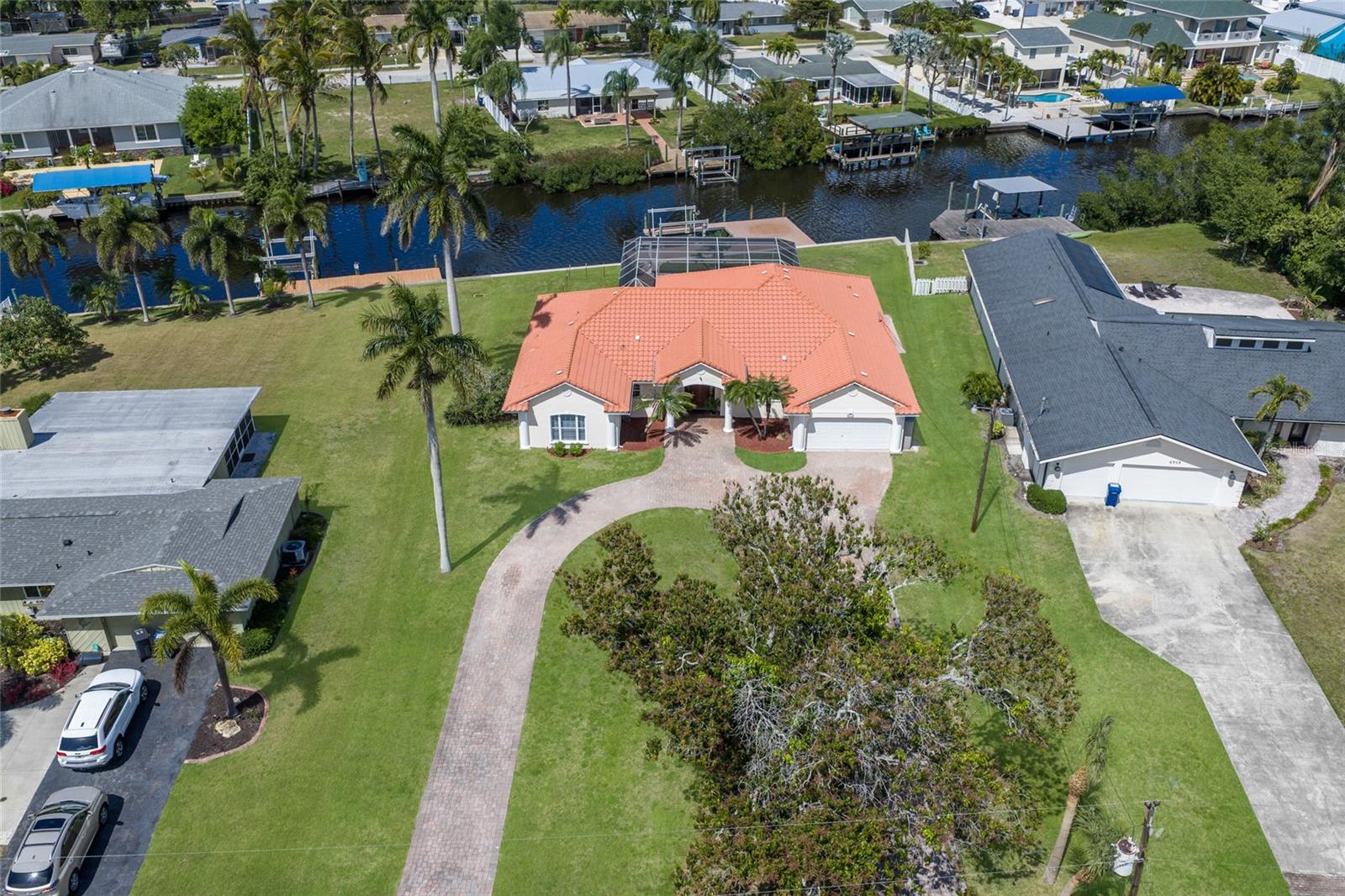 Listing photo id 43 for 6912 7th Avenue Boulevard Nw