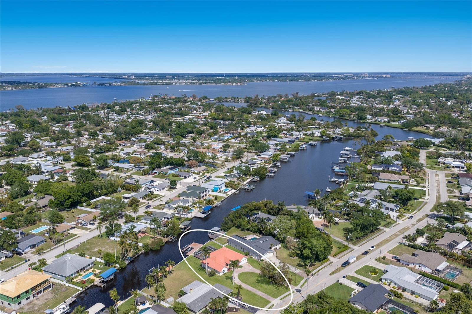 Listing photo id 46 for 6912 7th Avenue Boulevard Nw