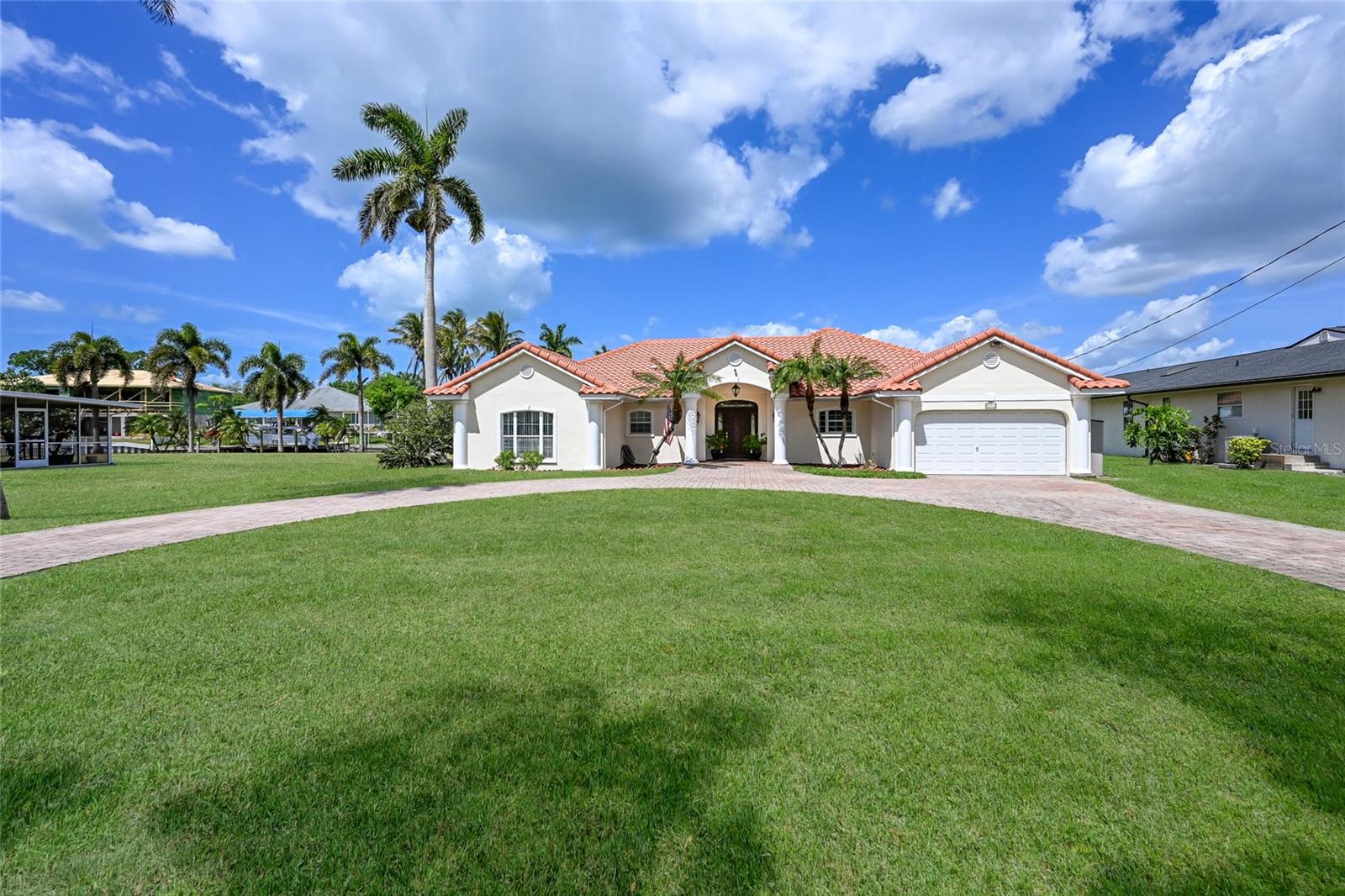 Listing photo id 3 for 6912 7th Avenue Boulevard Nw