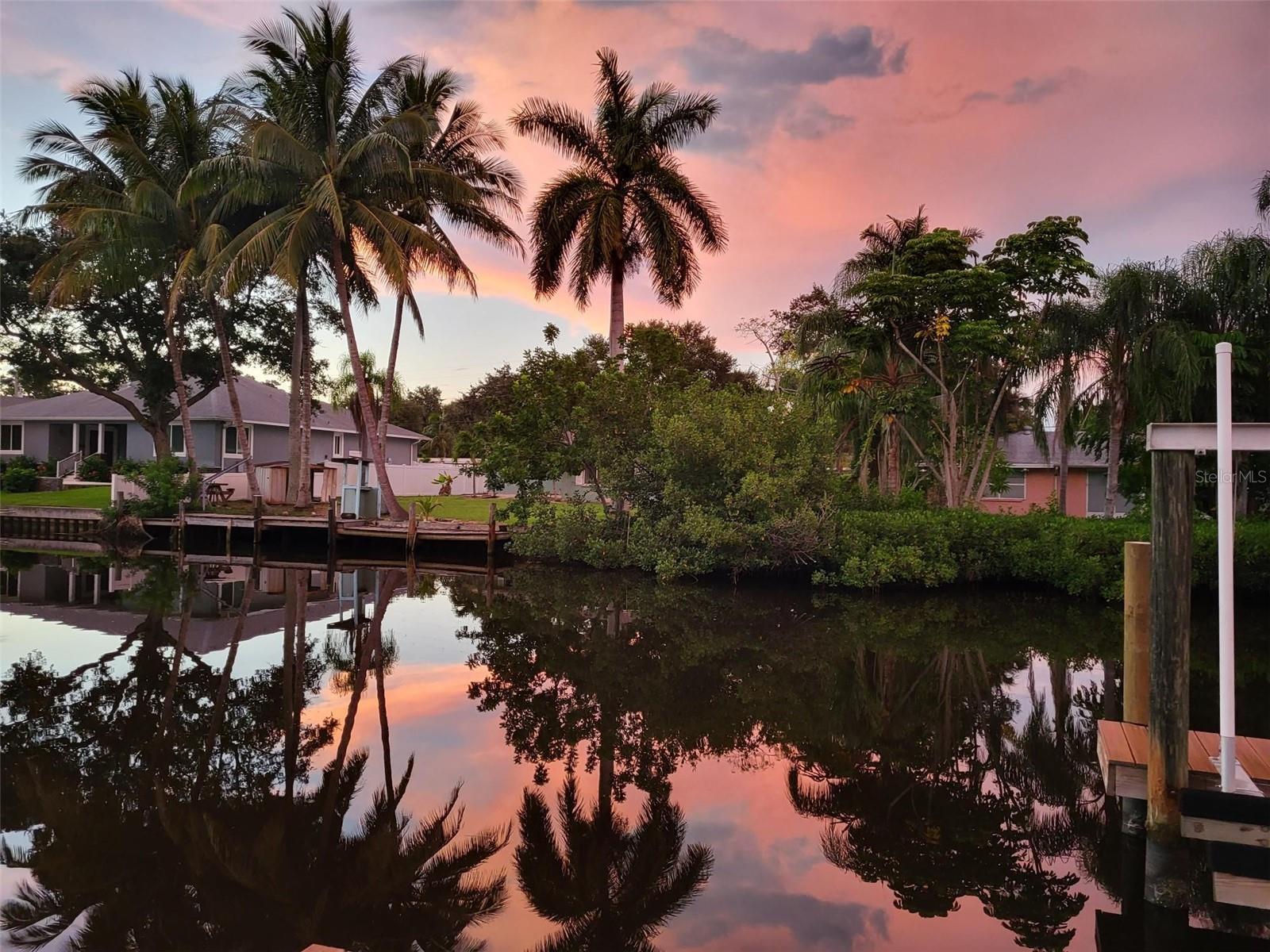 Listing photo id 56 for 6912 7th Avenue Boulevard Nw