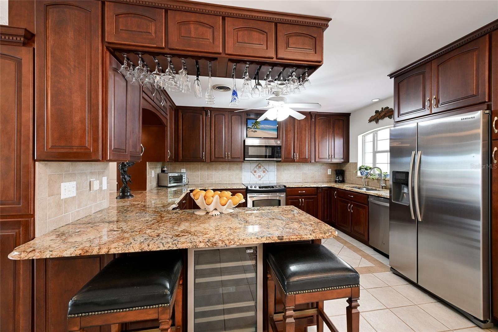 Listing photo id 7 for 6912 7th Avenue Boulevard Nw