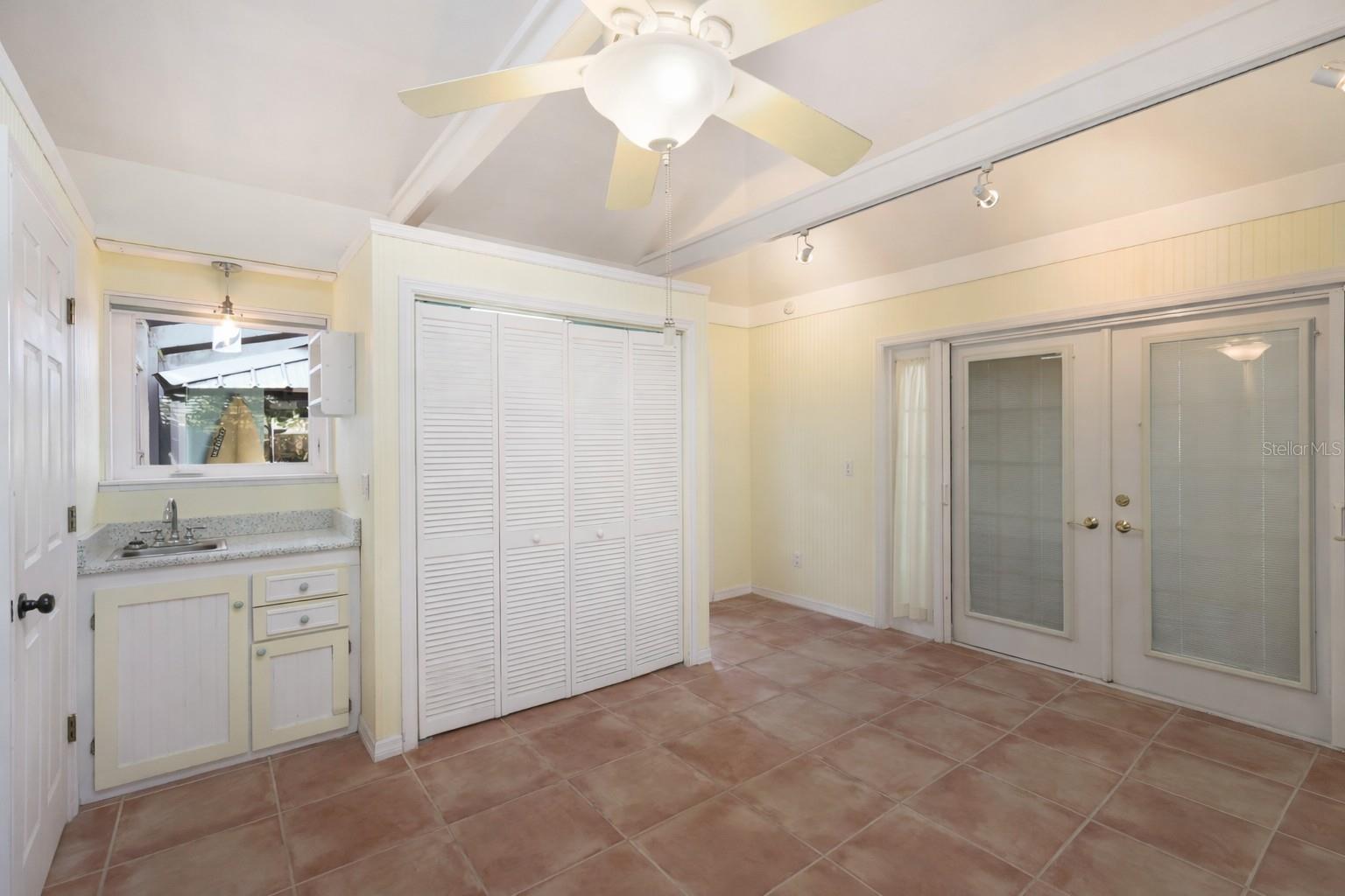 Image 23 of 39 For 104 24th Street Nw