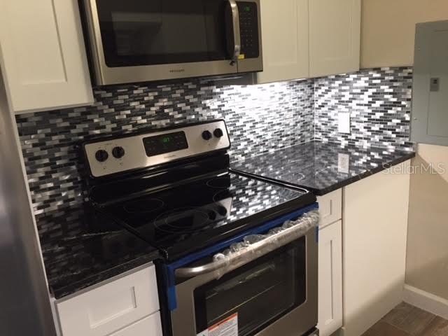 Image 3 of 6 For 520 70th Street N