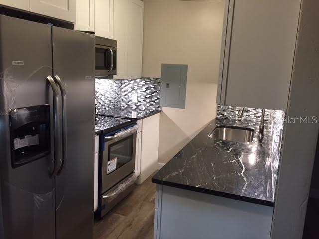 Image 4 of 6 For 520 70th Street N