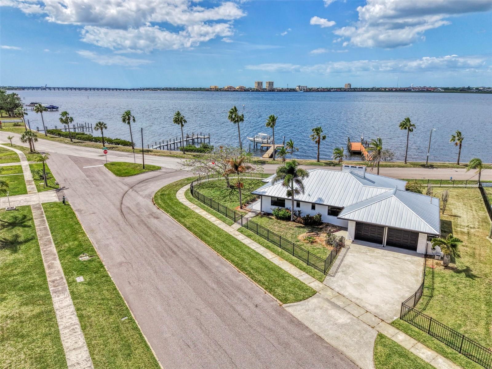 Details for 1822 Riverside Drive E, BRADENTON, FL 34208