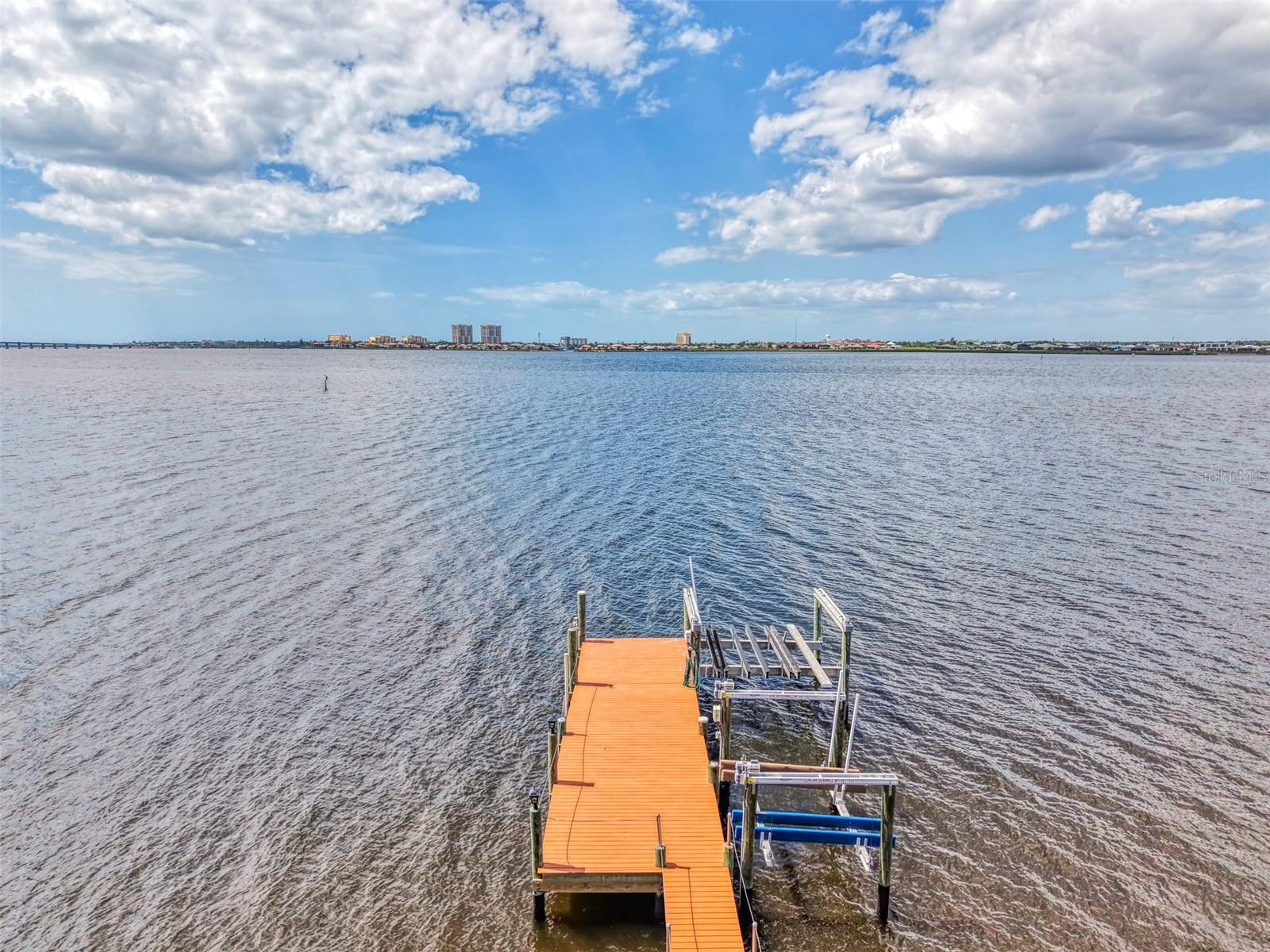 Image 38 of 46 For 1822 Riverside Drive E