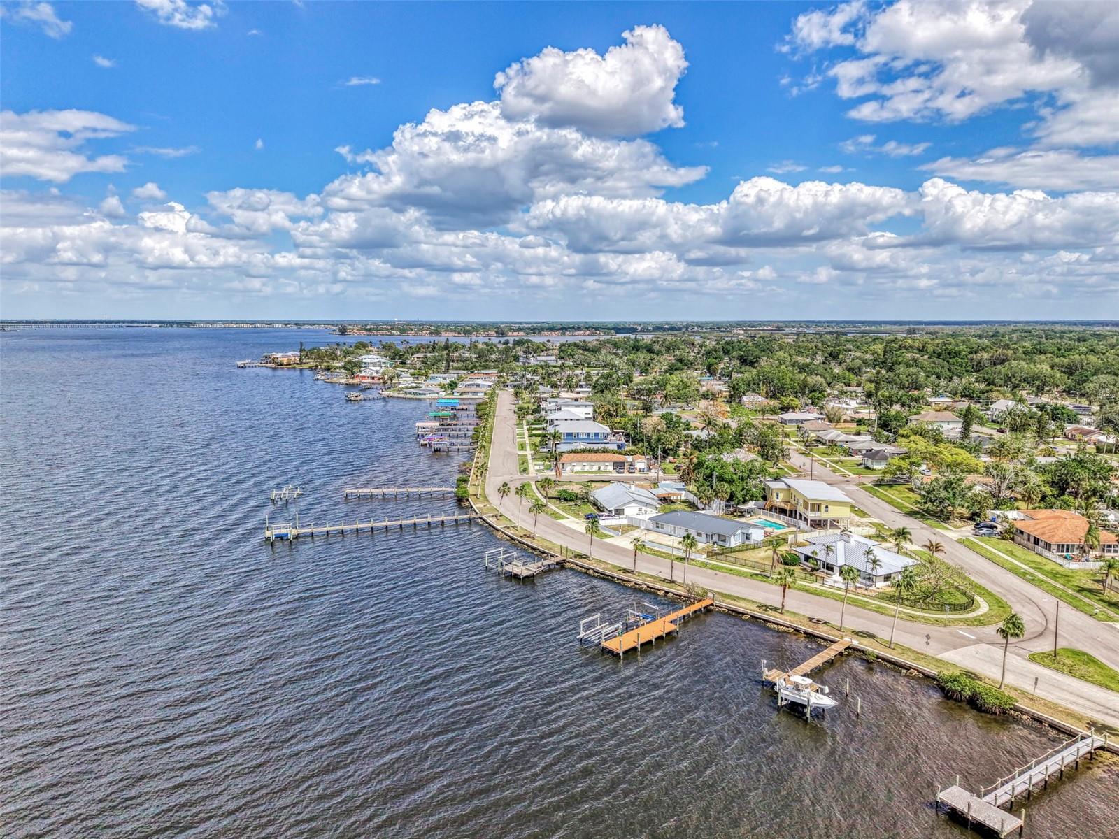 Image 44 of 46 For 1822 Riverside Drive E